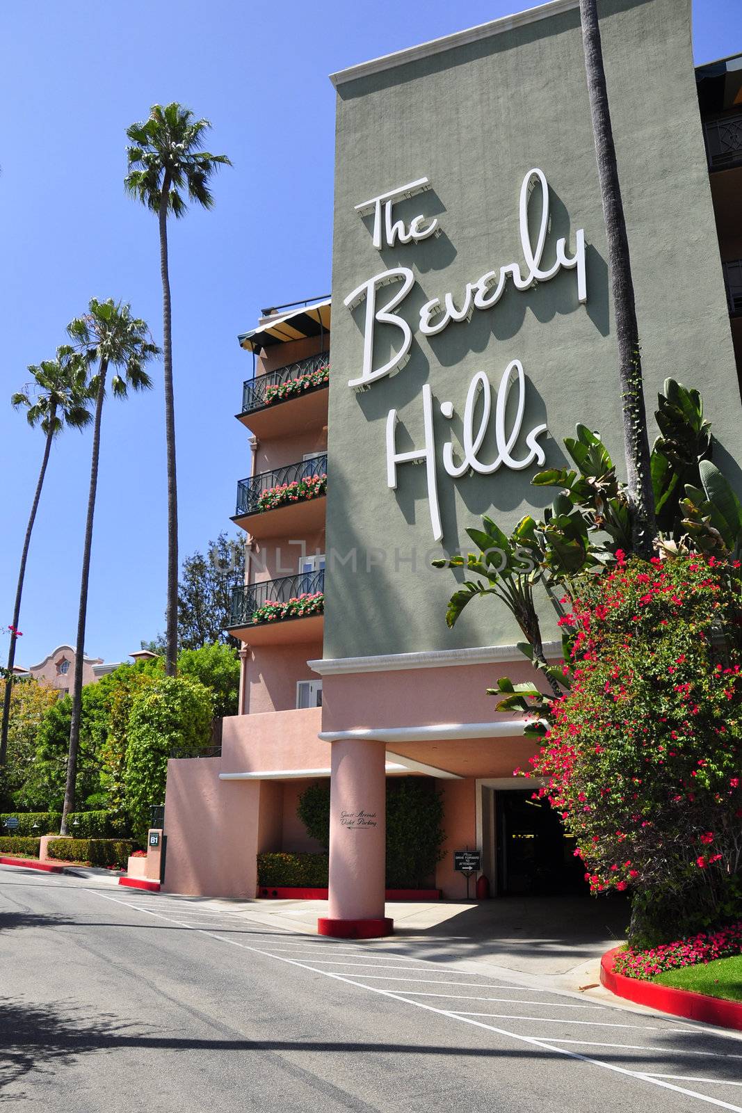 Image of the entrance of the Beverly Hills Hotel, California, USA