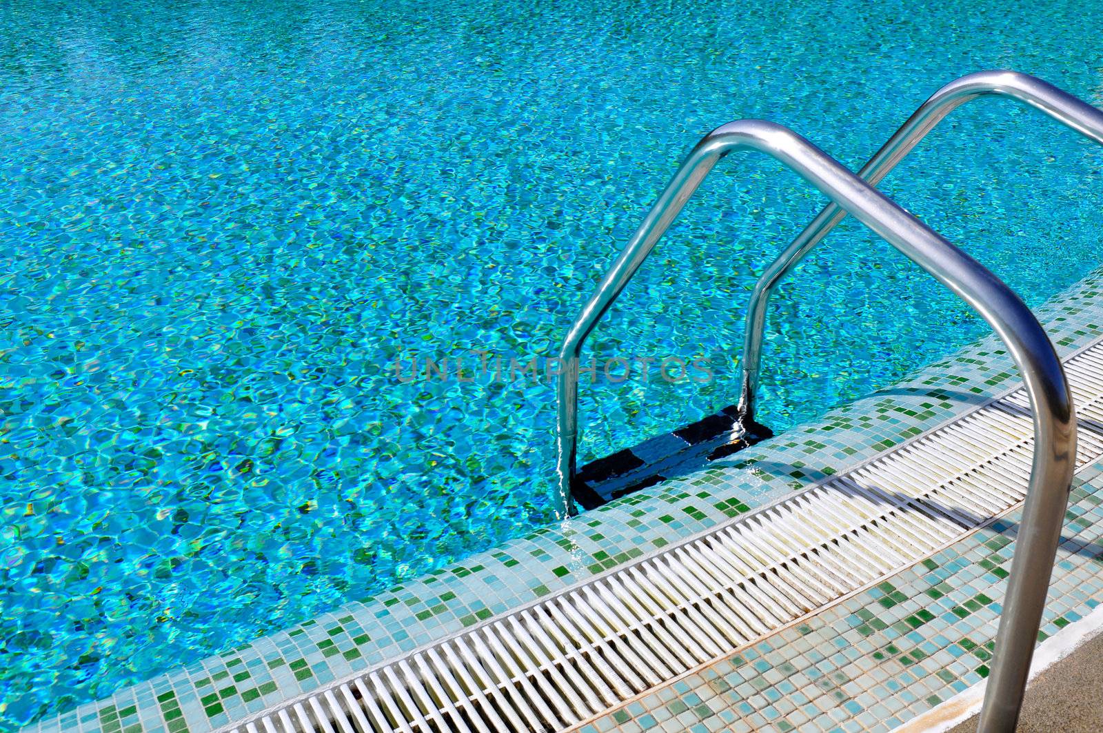 Swimming Pool by ruigsantos