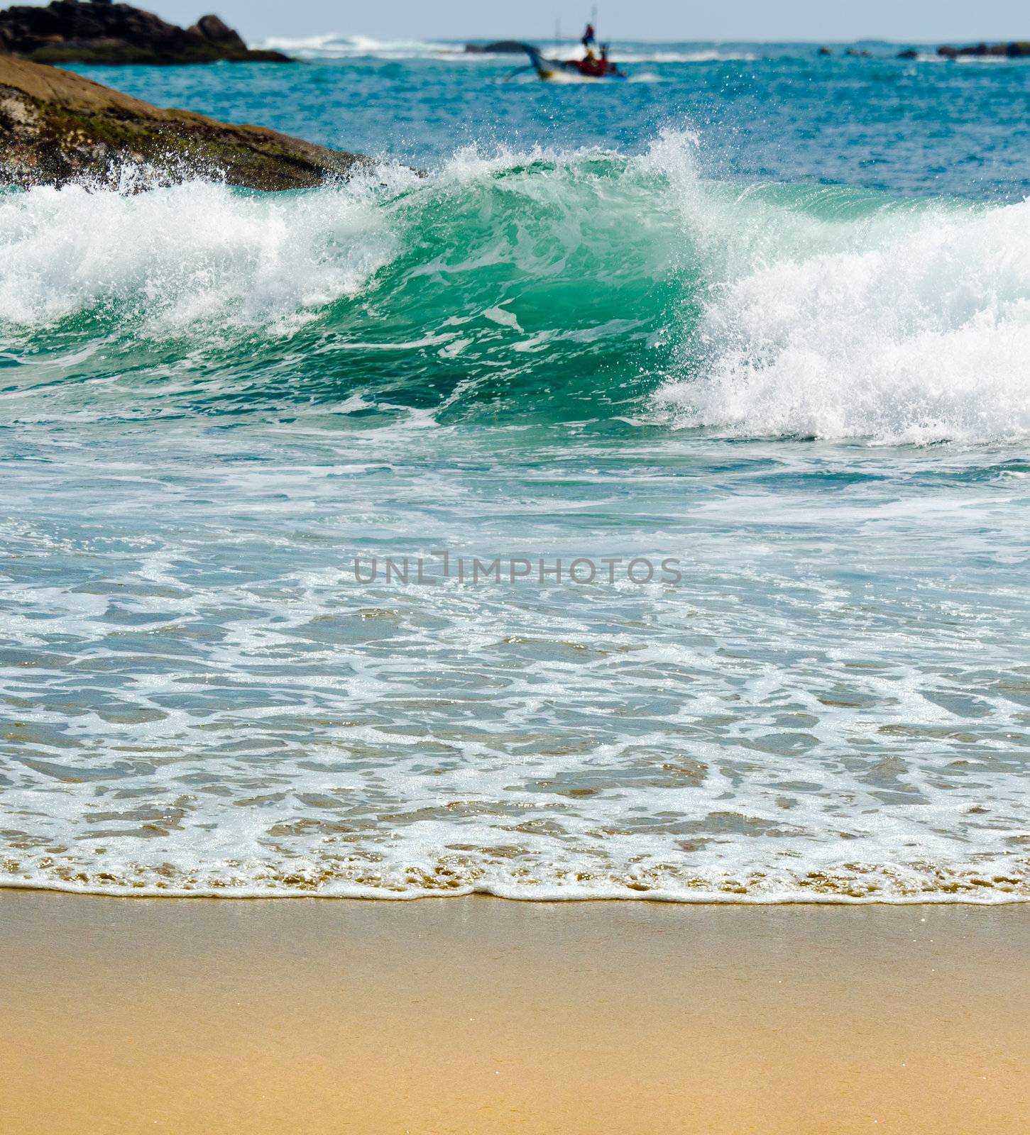 ocean waves on a sunny day by Sergieiev