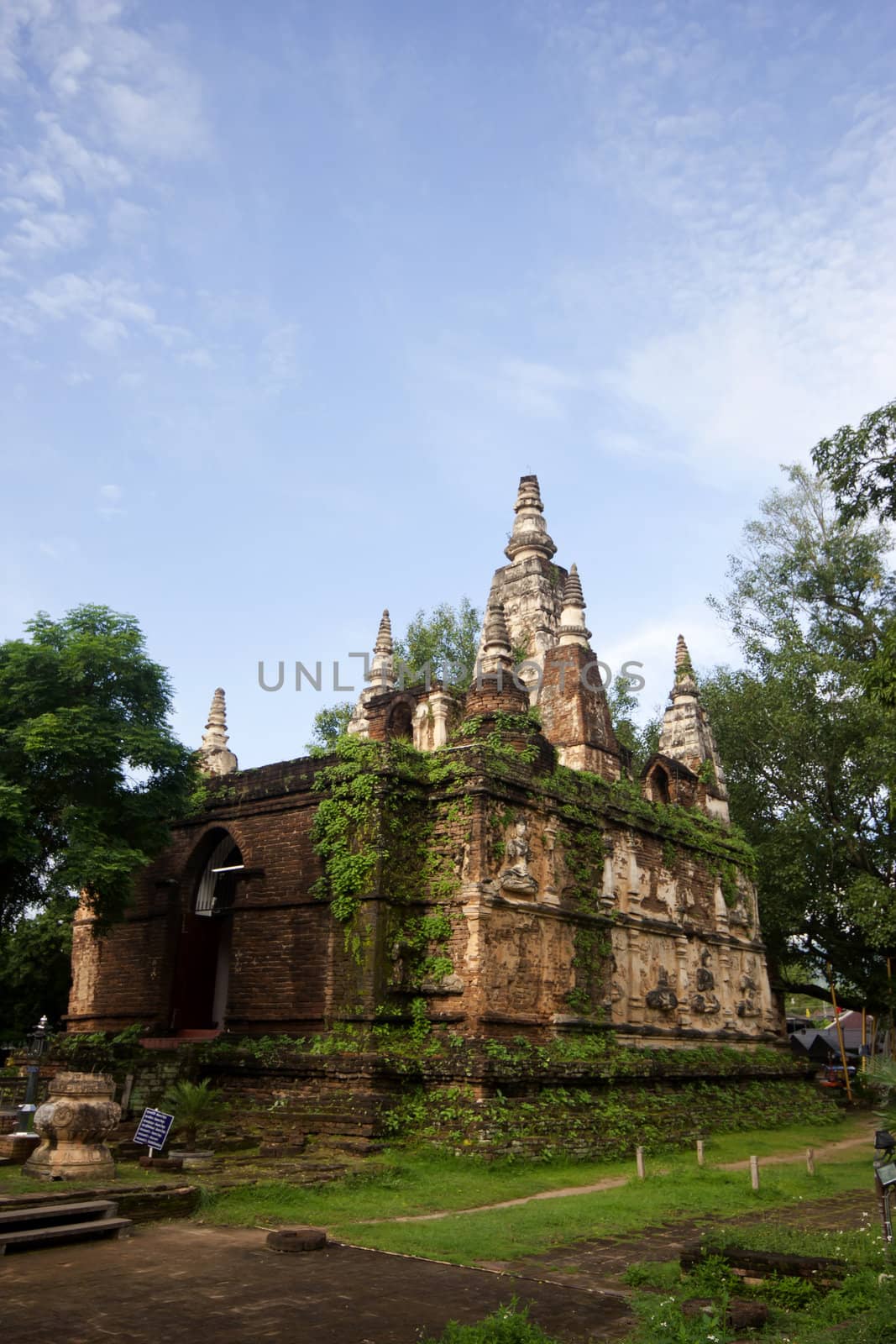 Old brick seven peaks Che-di in the north of Thailand.