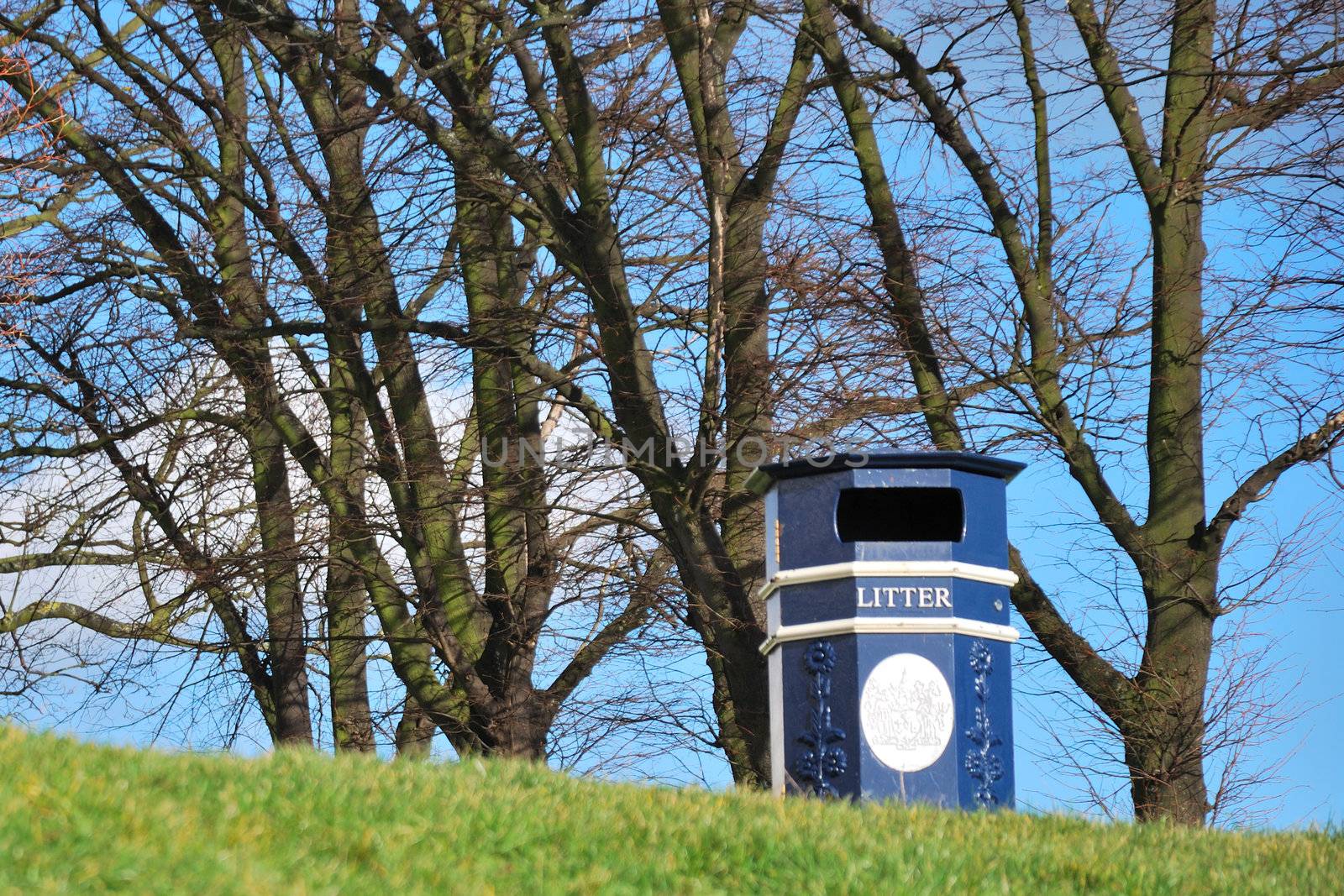 litter bin in park