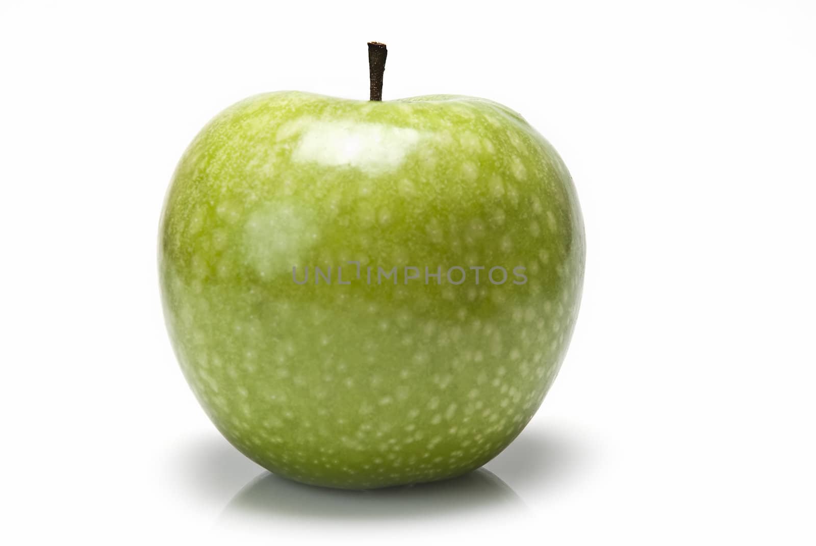Fresh smith apple isolated on a white background.
