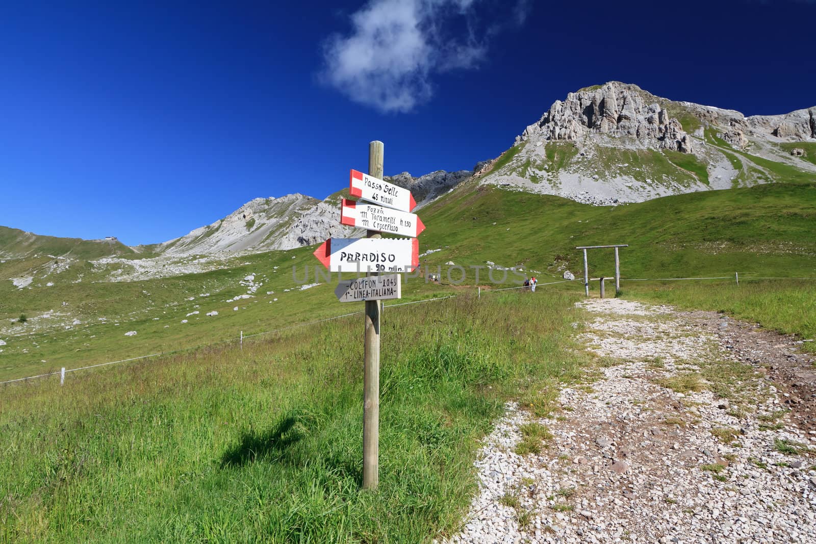 directions for trekking in San Pellegrino pass, Italian Dolomites