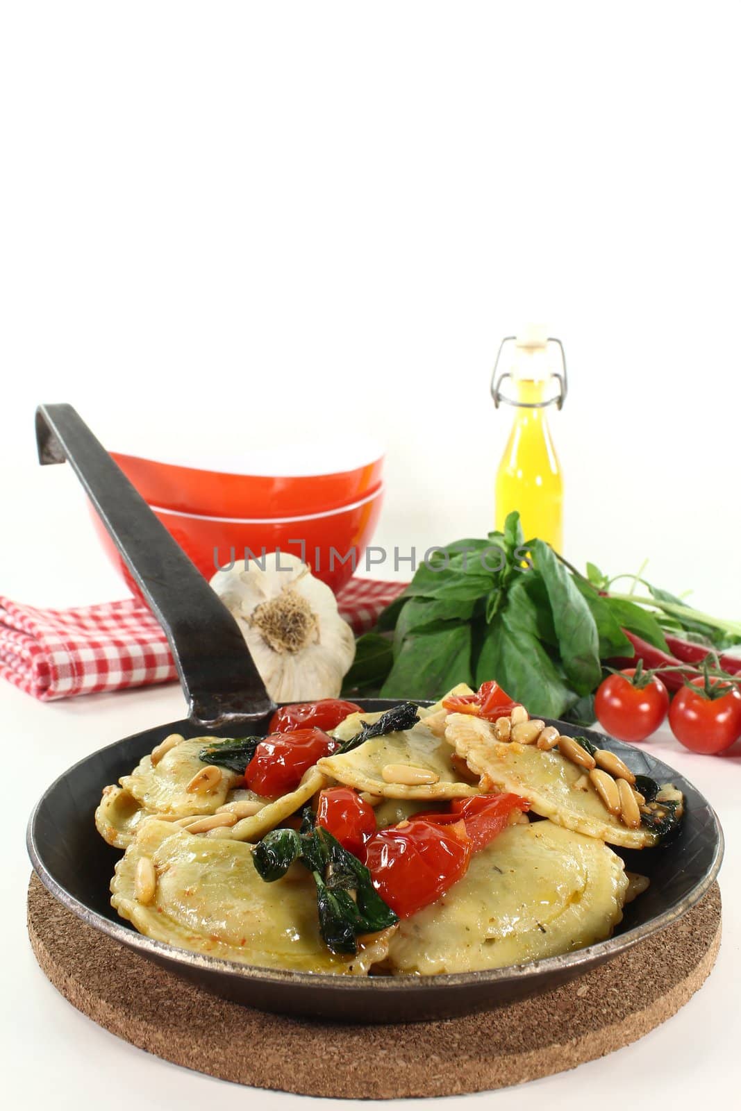 Cappelletti with tomatoes and basil by discovery