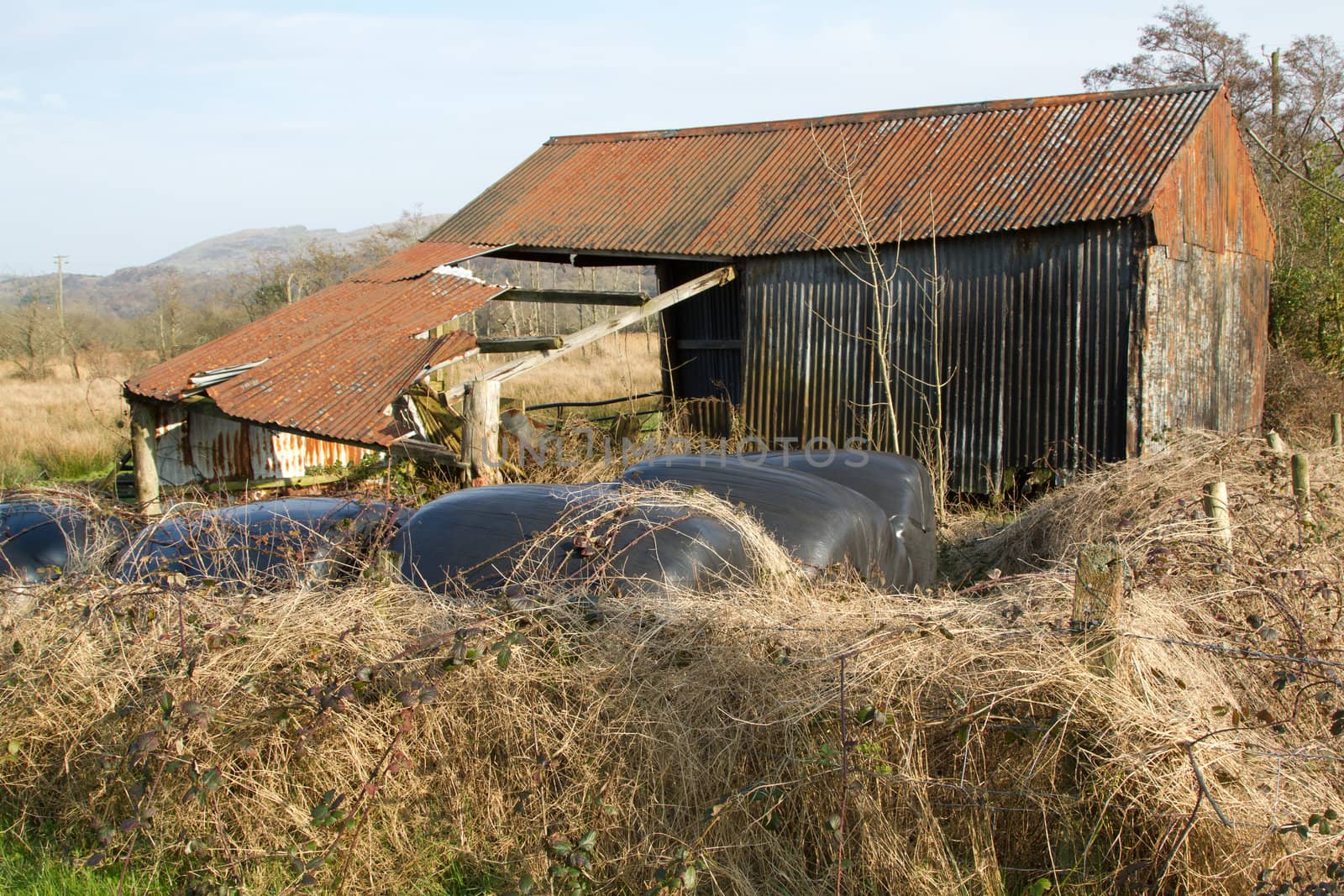 Derelict farm building. by richsouthwales