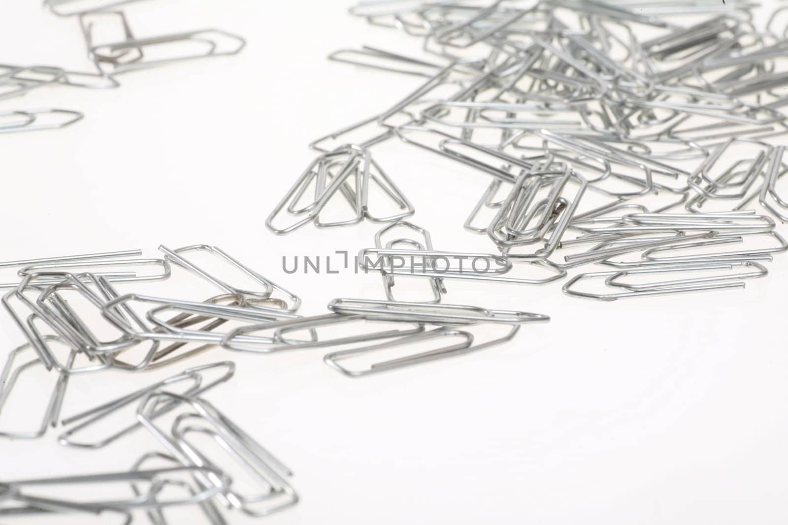 paperclip by yucas