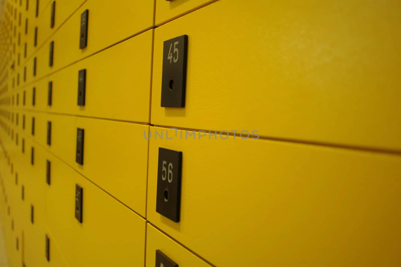 yellow lock boxes very shallow DOF...........