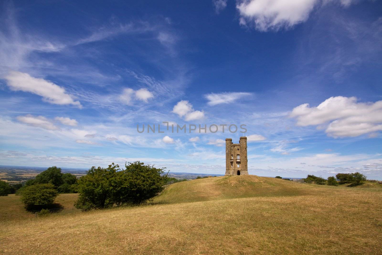 Broadway Hill with Broadway Tower by Harvepino