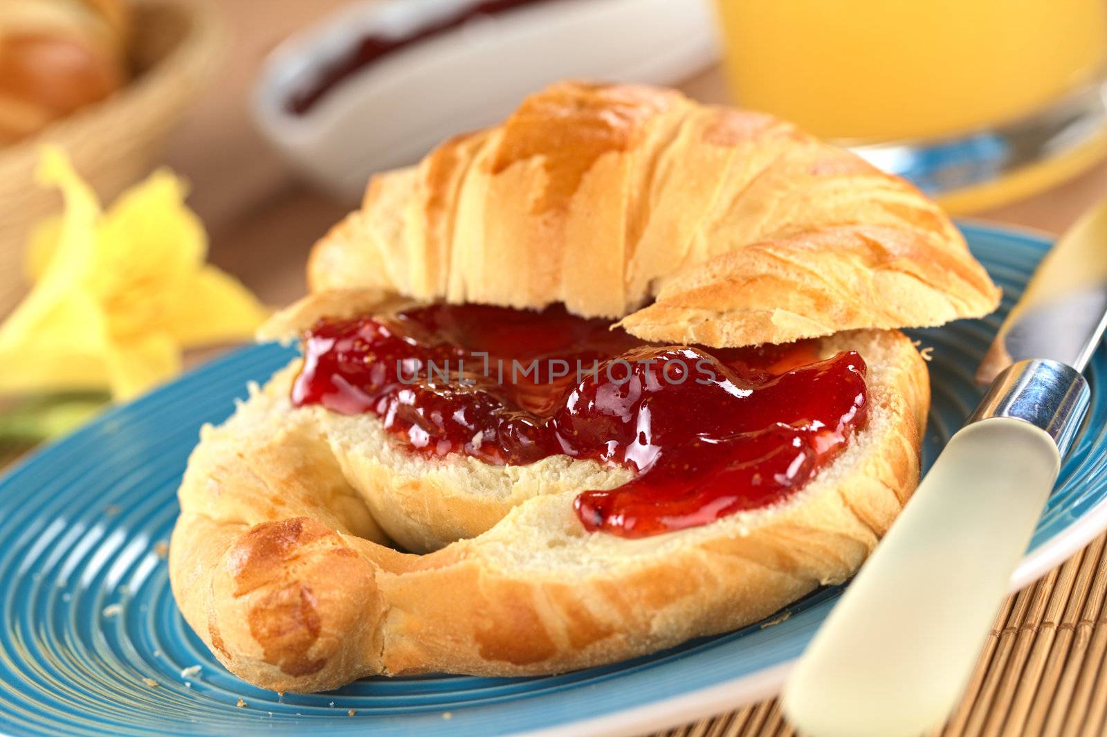 Croissant with Strawberry Jam by ildi