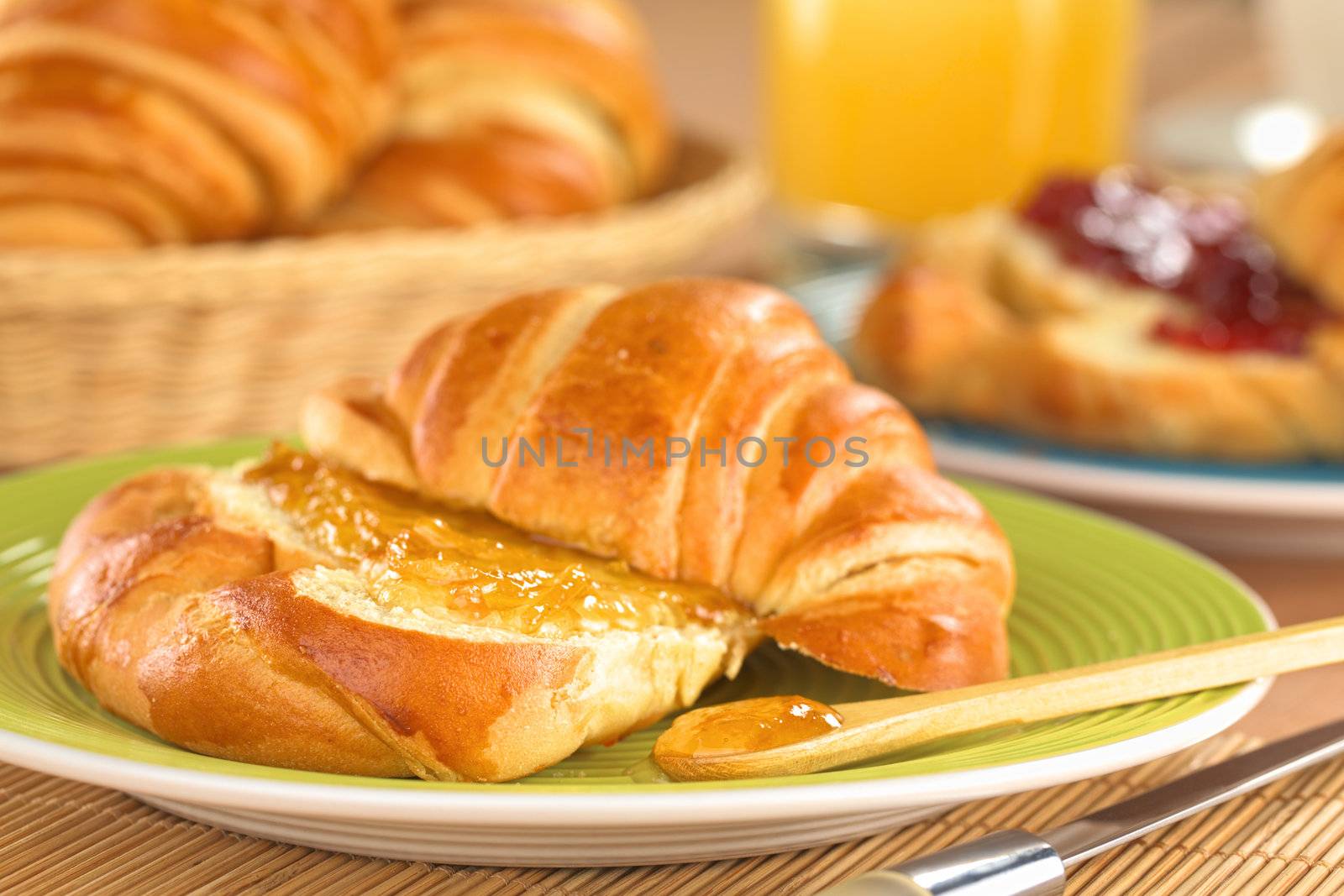 Croissant with Orange Jam by ildi