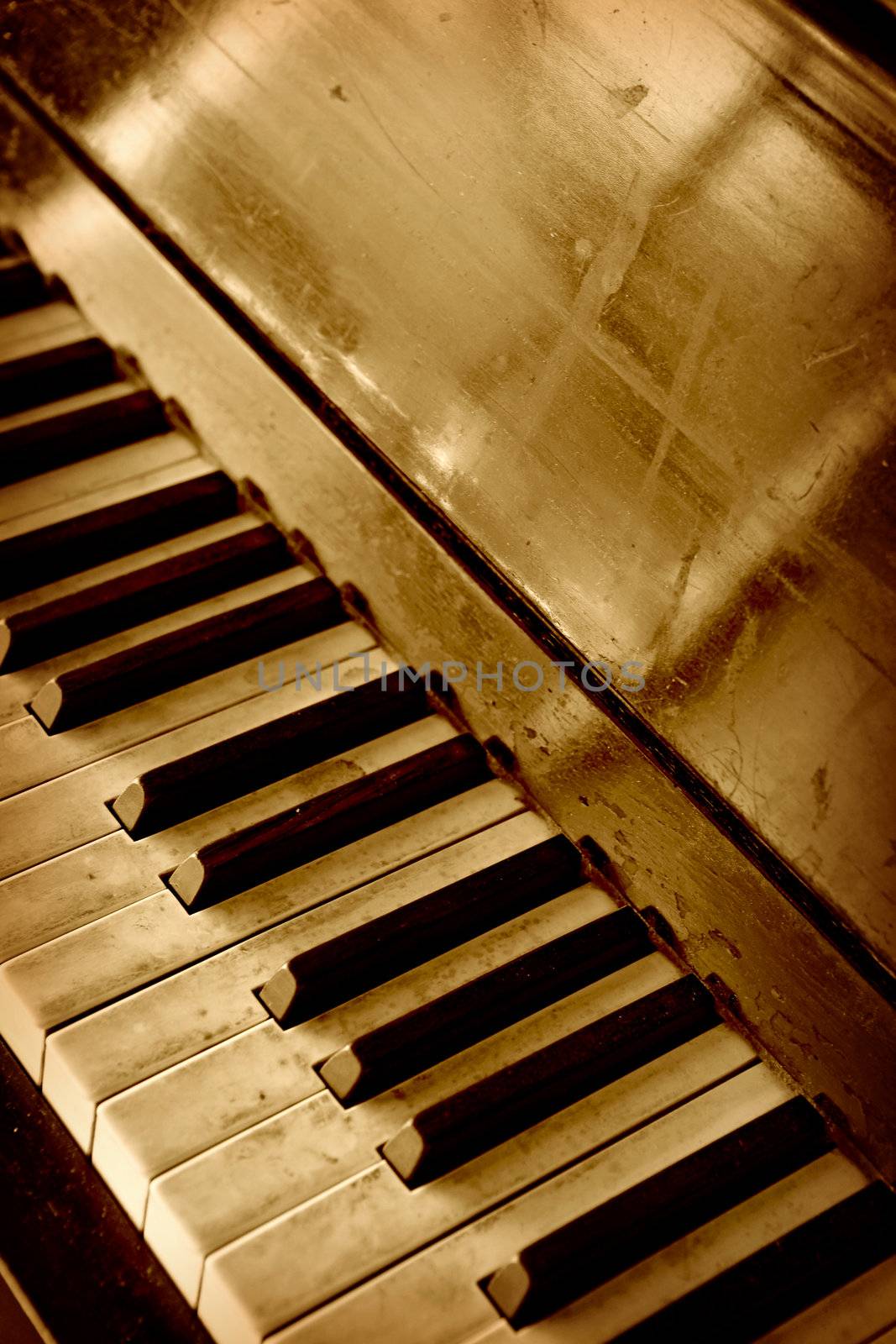 Old piano keyboard by sumners