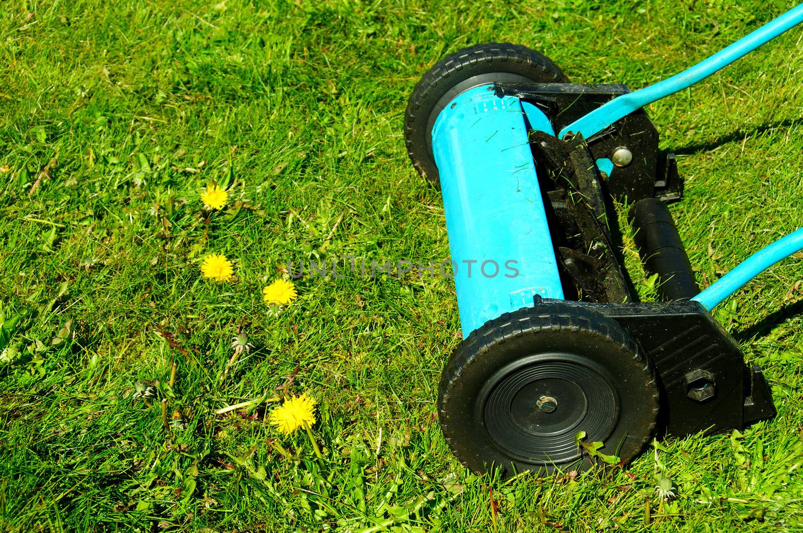 Manual lawn mower by GryT
