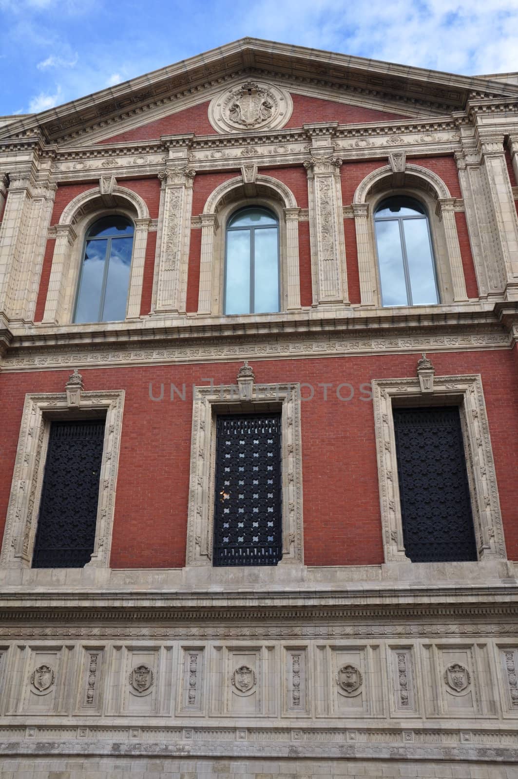 Royal Albert Hall in London by sainaniritu