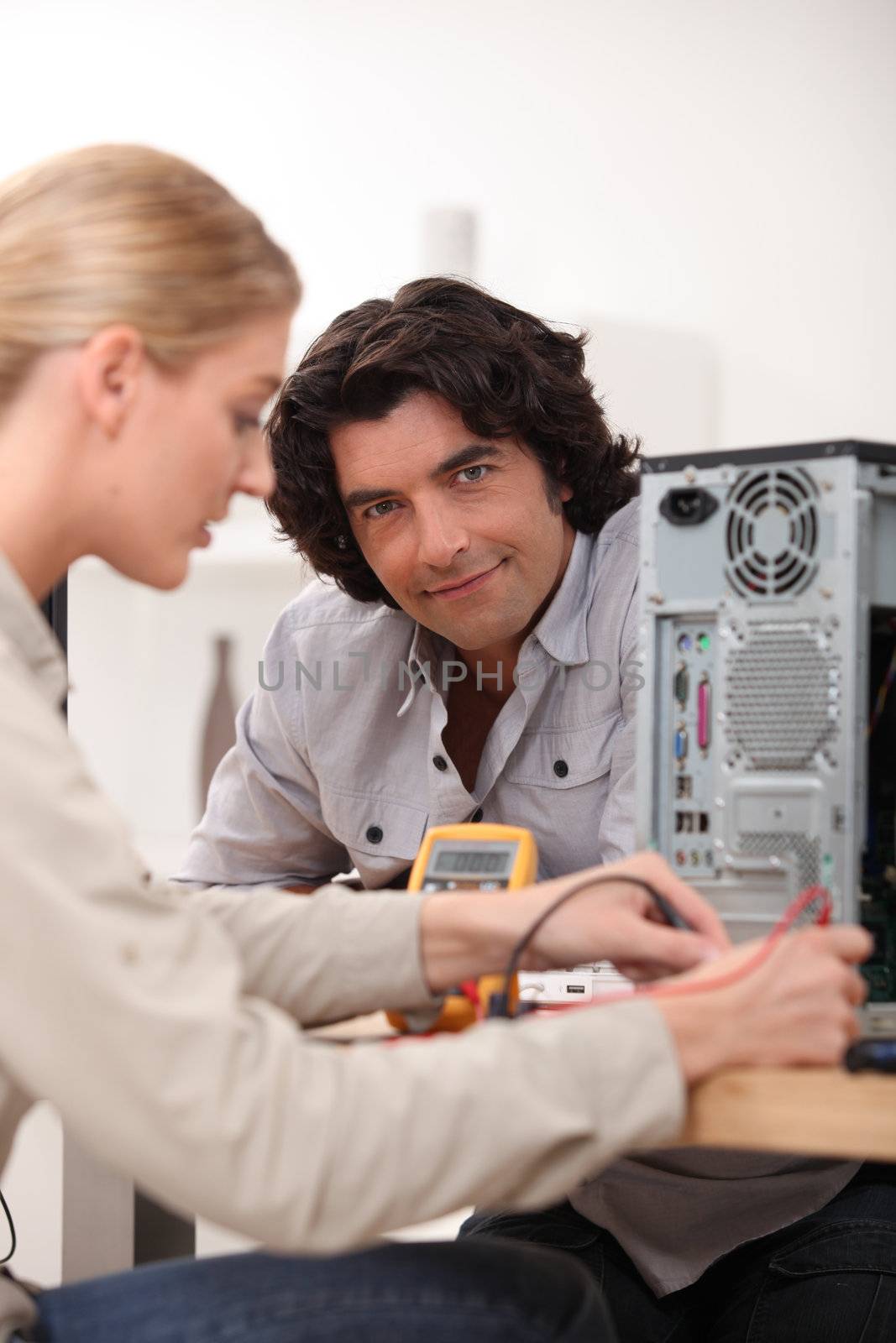 portrait of a technician by phovoir