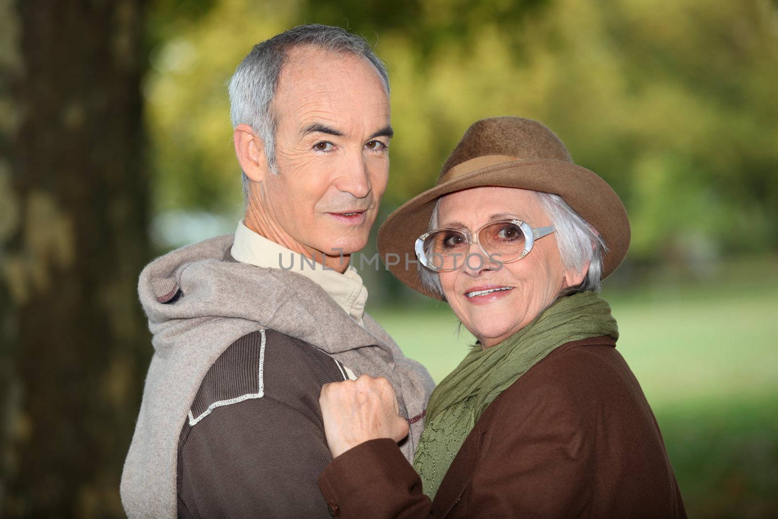 seniors outdoors by phovoir