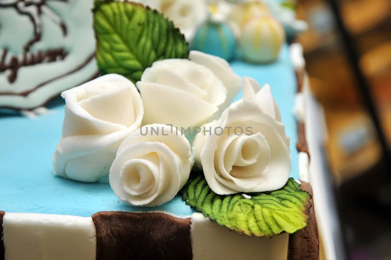 Flowers cake decoration