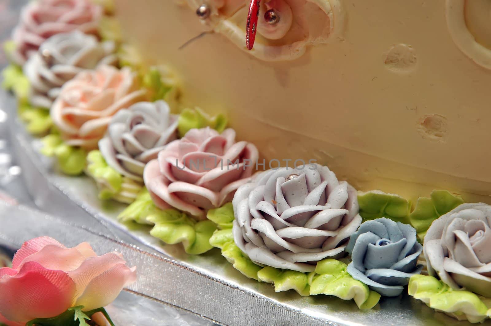 Flowers cake decoration