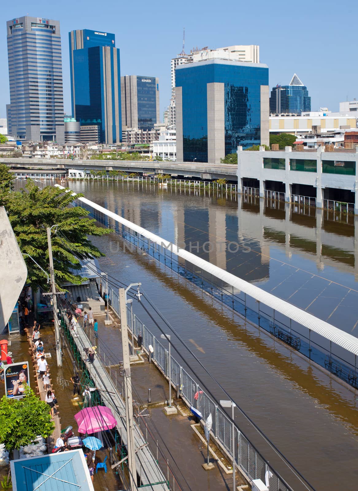 BANGKOK, THAILAND - NOVEMBER 12 : Thai flood hits Central of Thailand, higher water levels expected, during the worst flooding in decades on November 12,2011 Bangkok, Thailand.