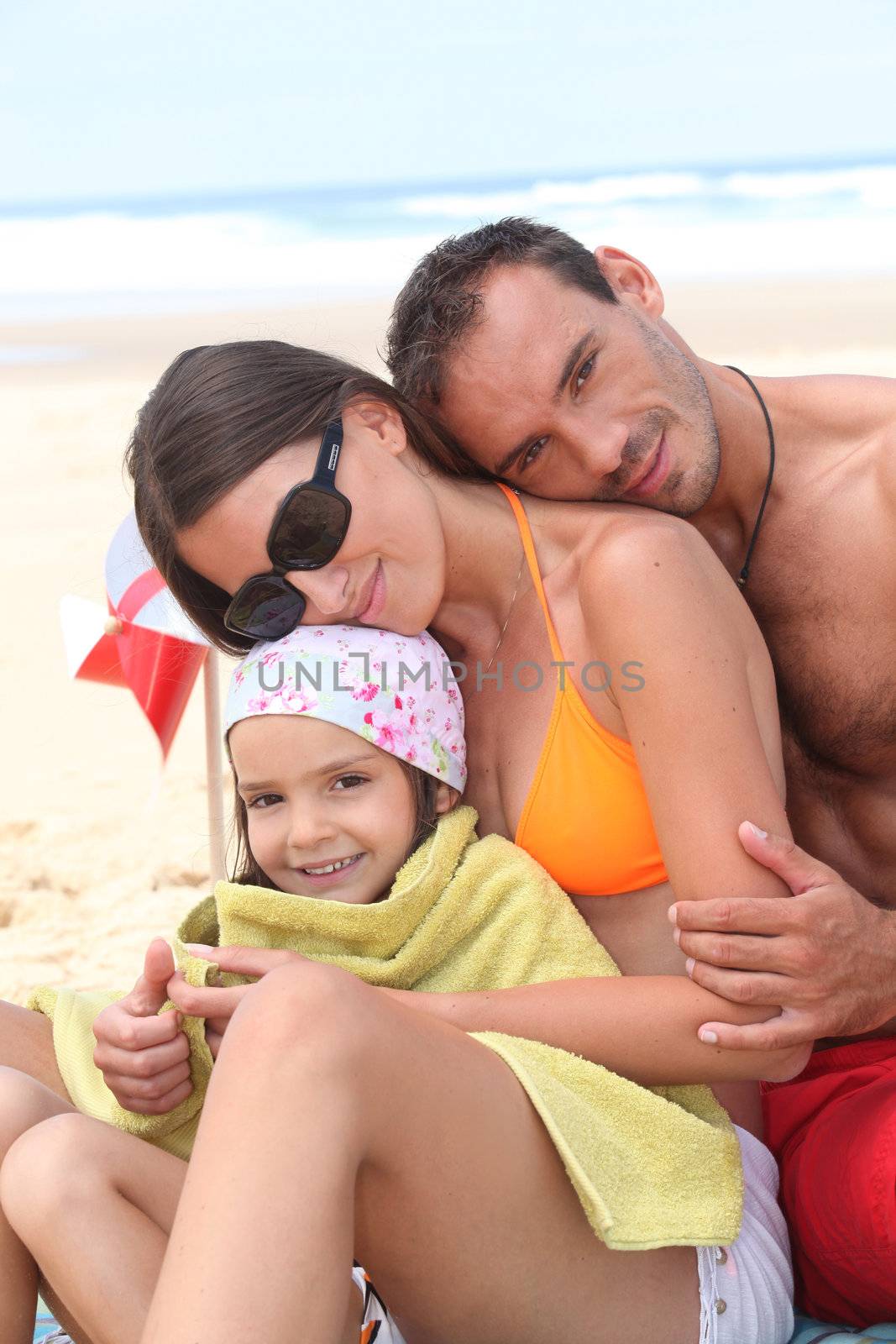 Family at the seaside by phovoir