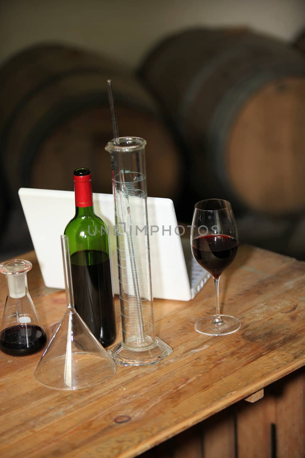 Analysing wine by phovoir