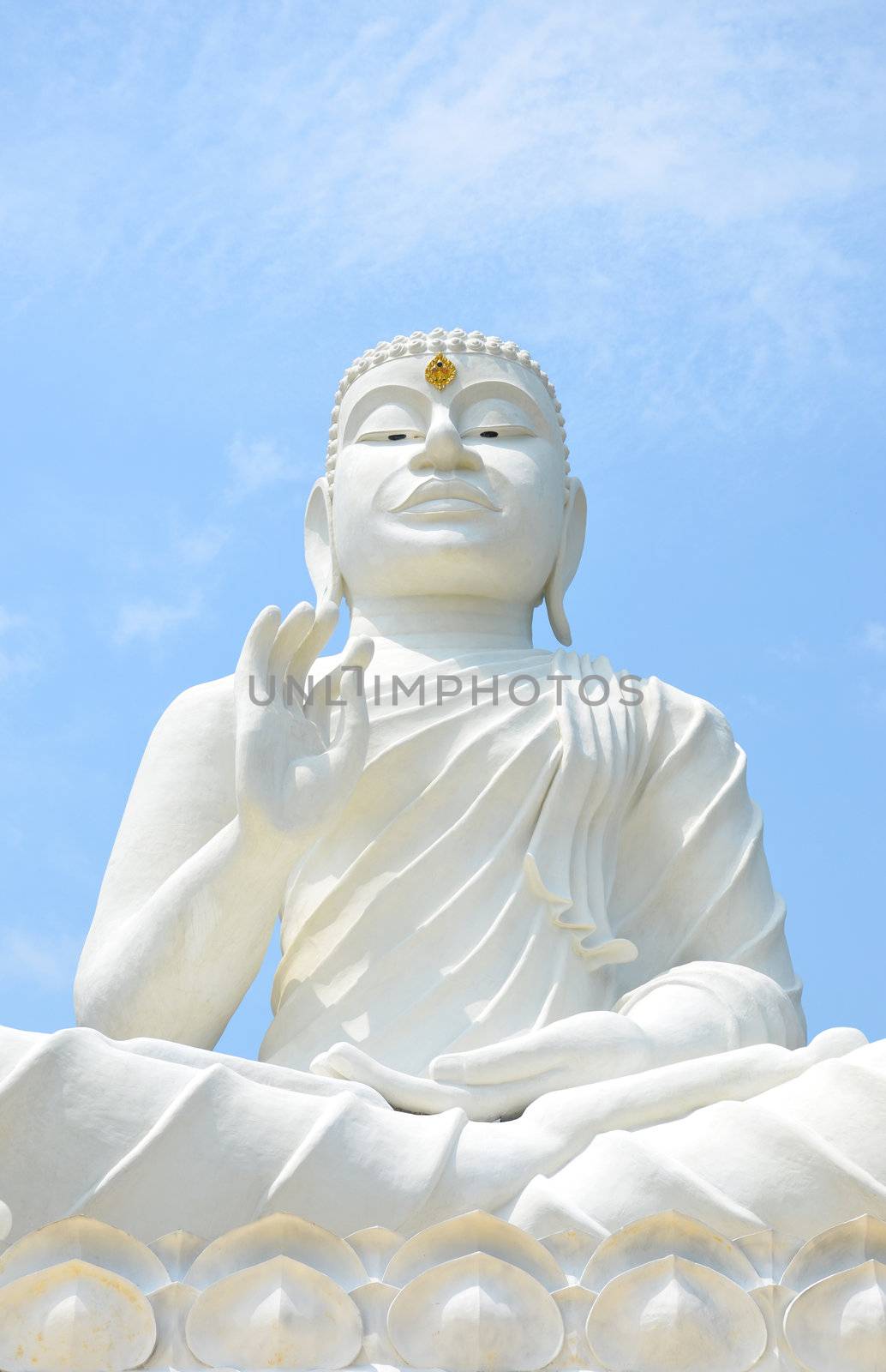 image of Buddha by rakratchada