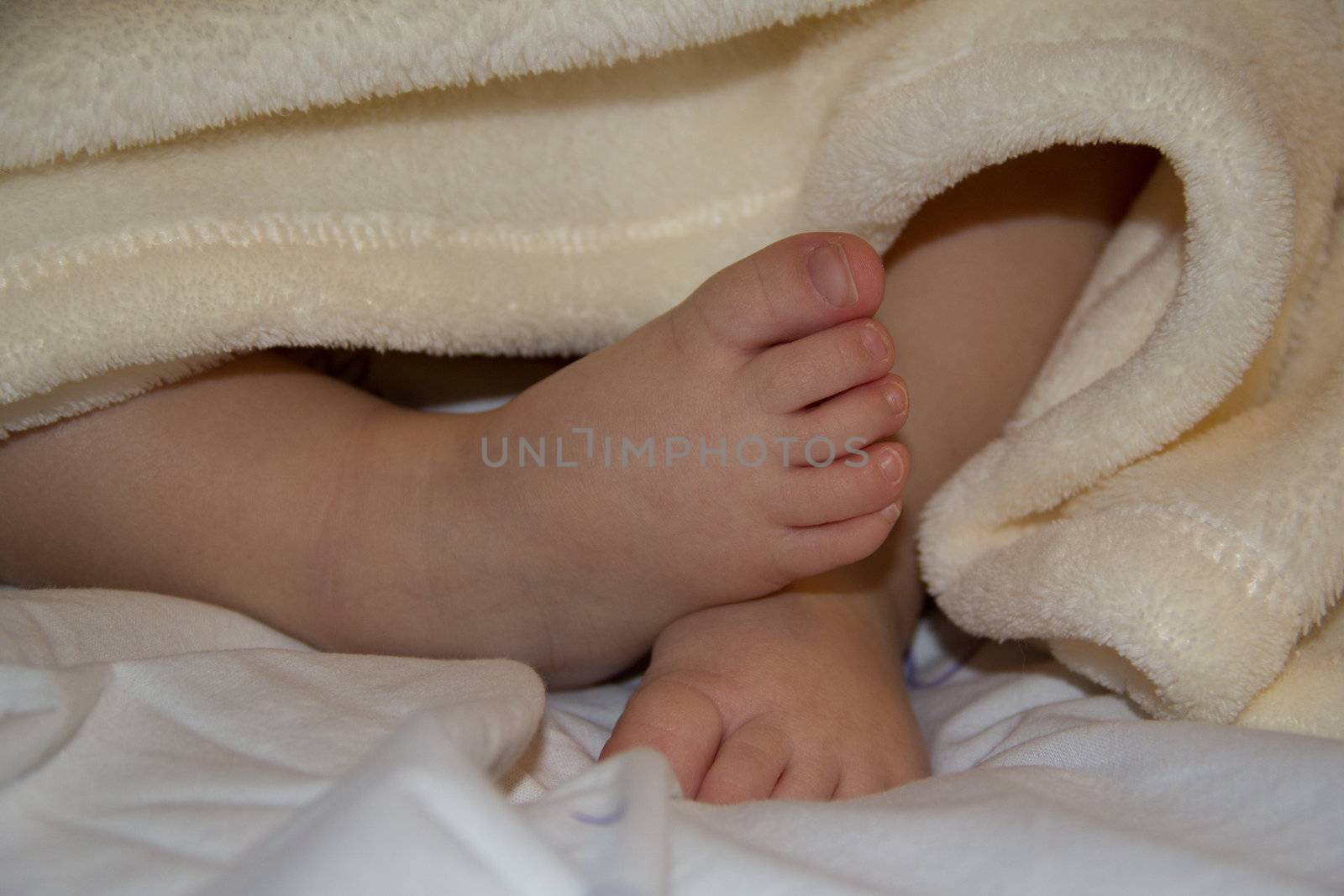 baby feet by poziomki