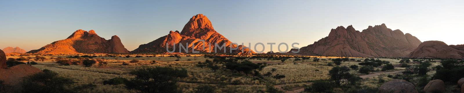 Spitzkoppe panorama by dpreezg