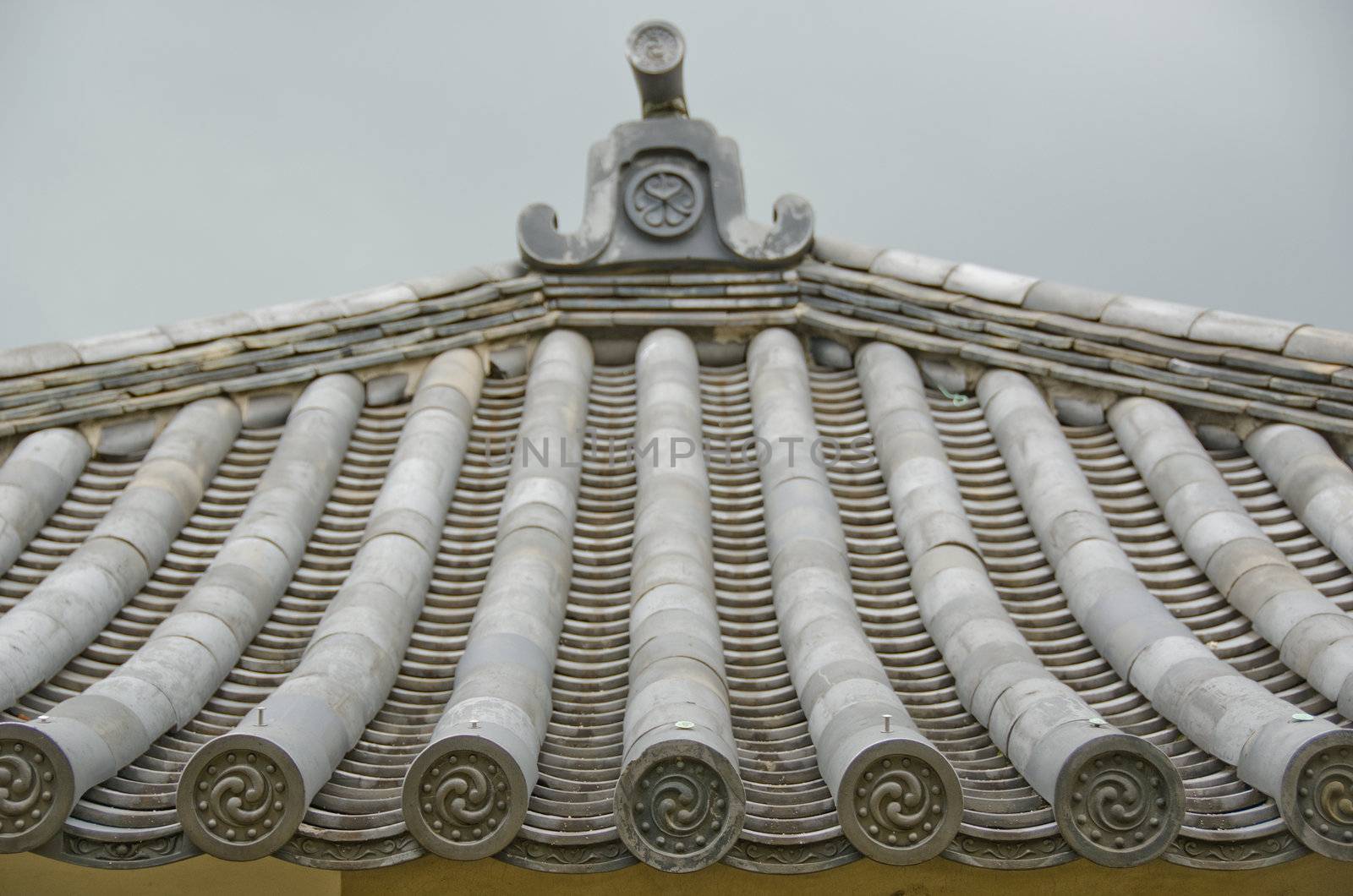 Detail of a Japanese roof by Arrxxx