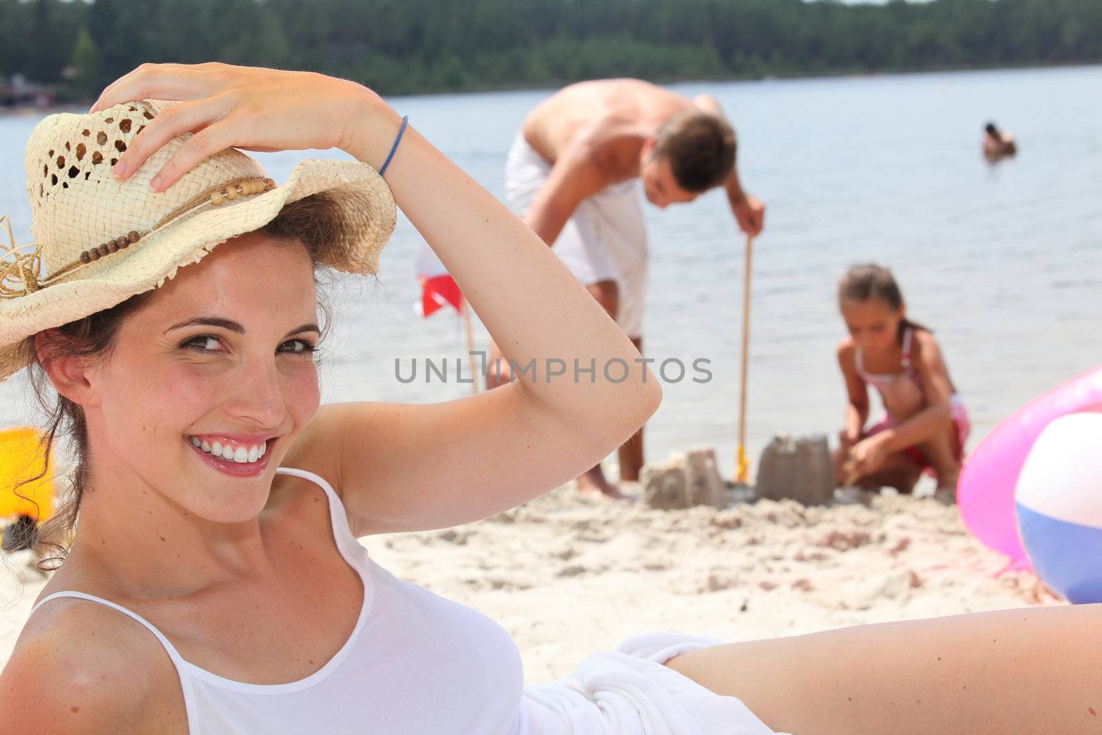 woman sunbathing by phovoir