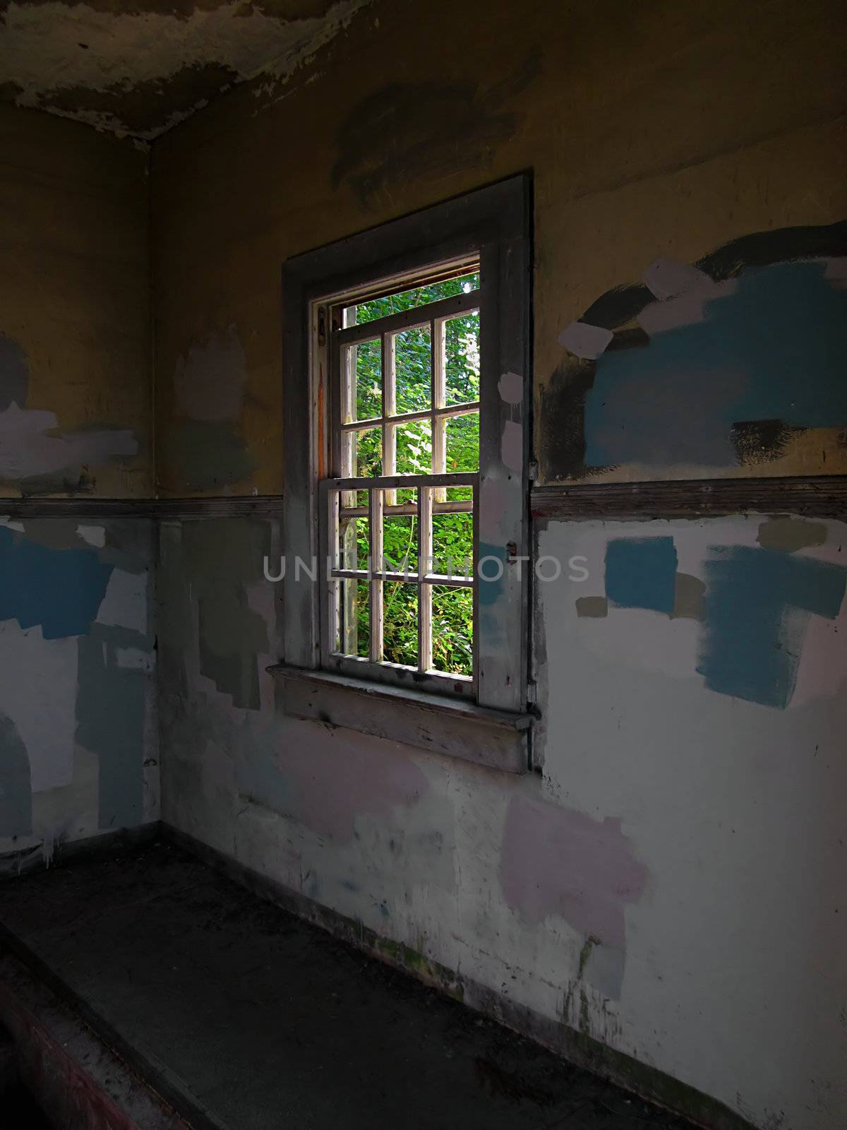 A photograph of an old abandoned building.