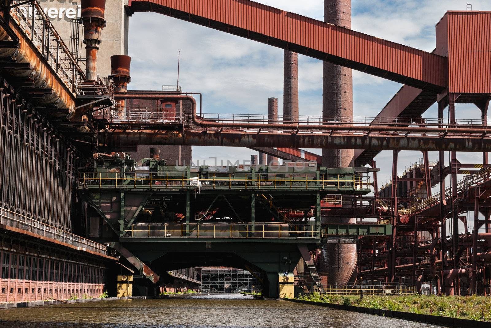 Zeche Zollverein coking plant by francescobencivenga