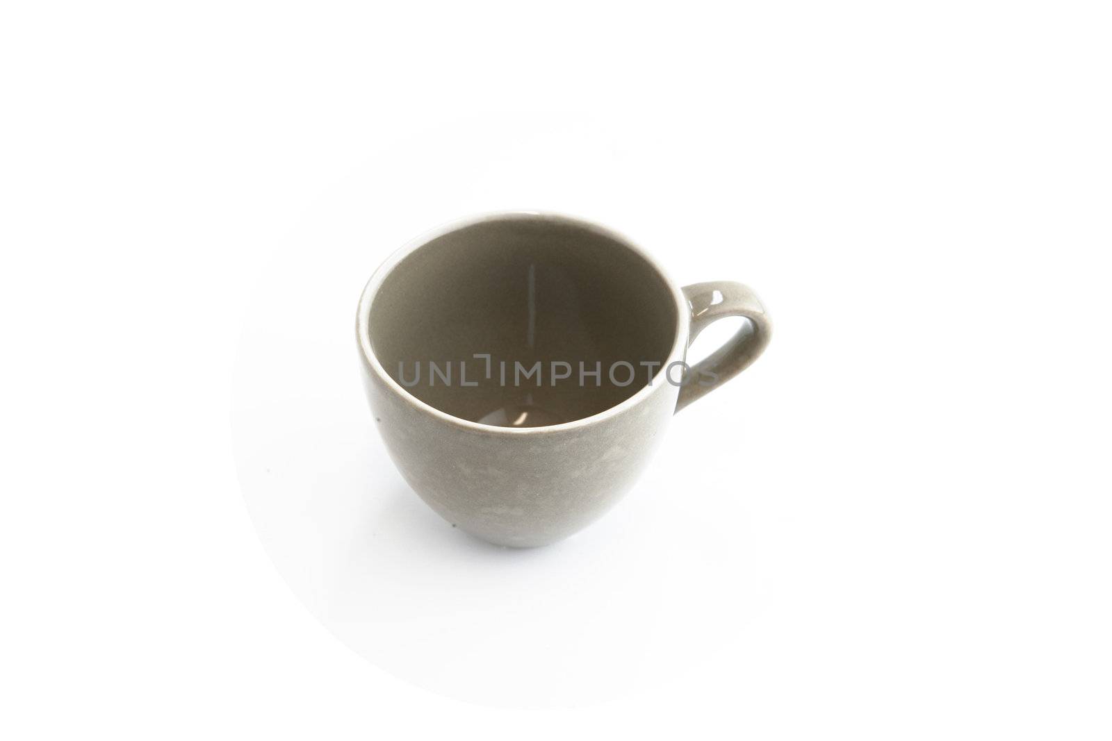 Empty mug by phovoir