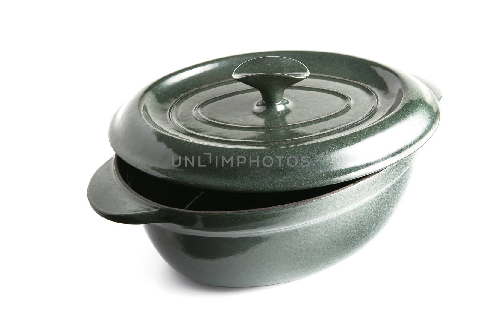 Casserole dish and matching lid
