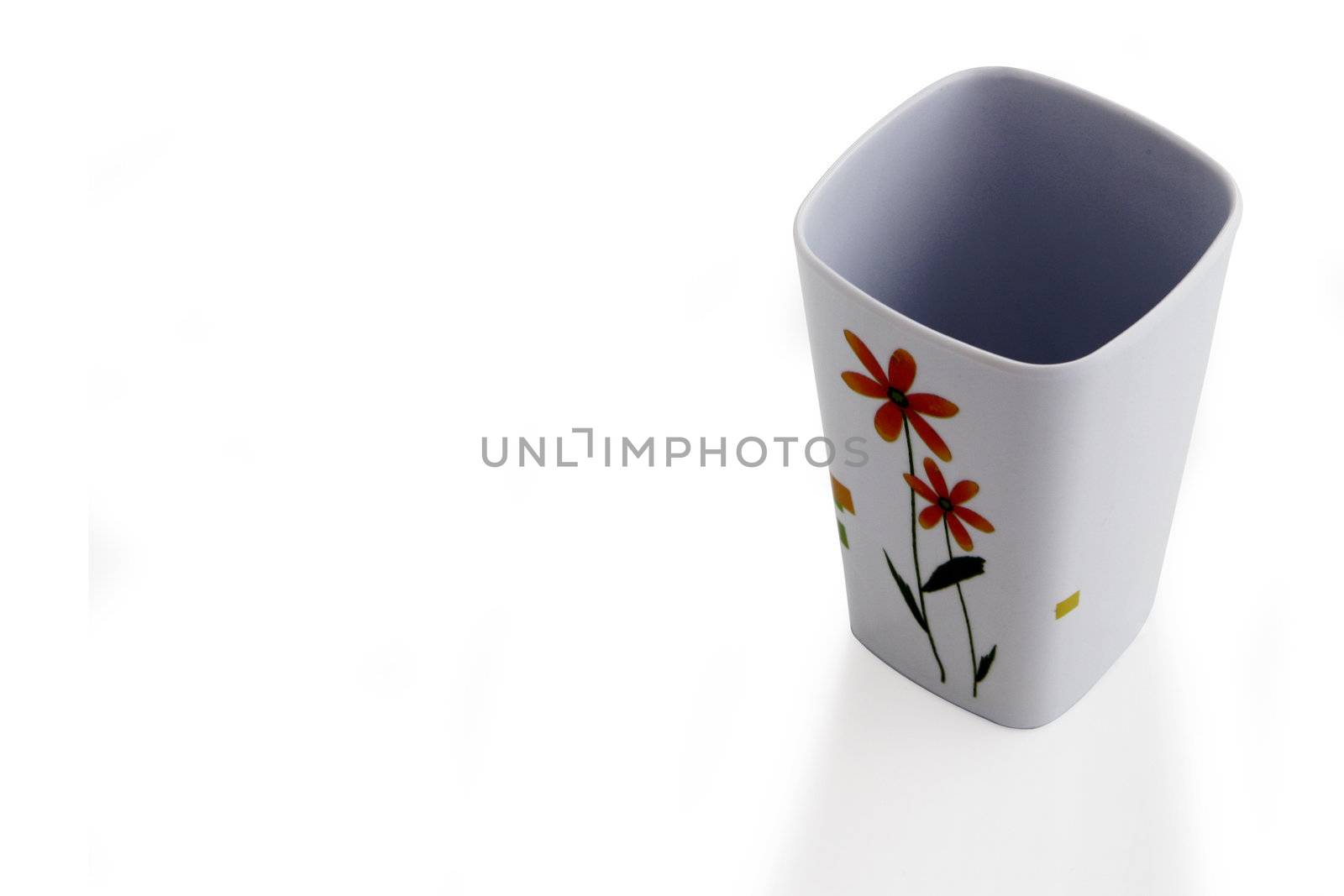 Empty vase by phovoir