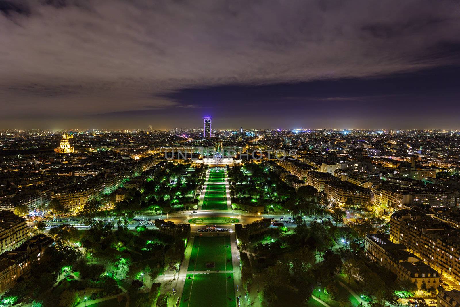 Night view from the Eiffel Tower by Roka