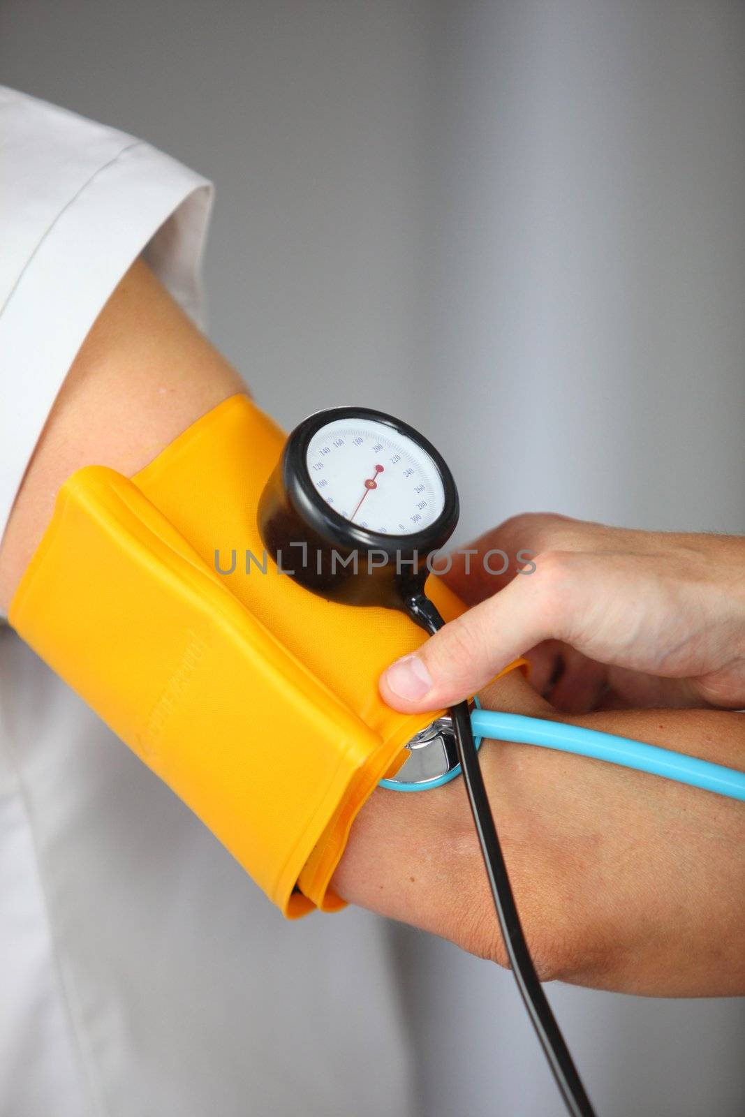 Blood pressure being taken by phovoir