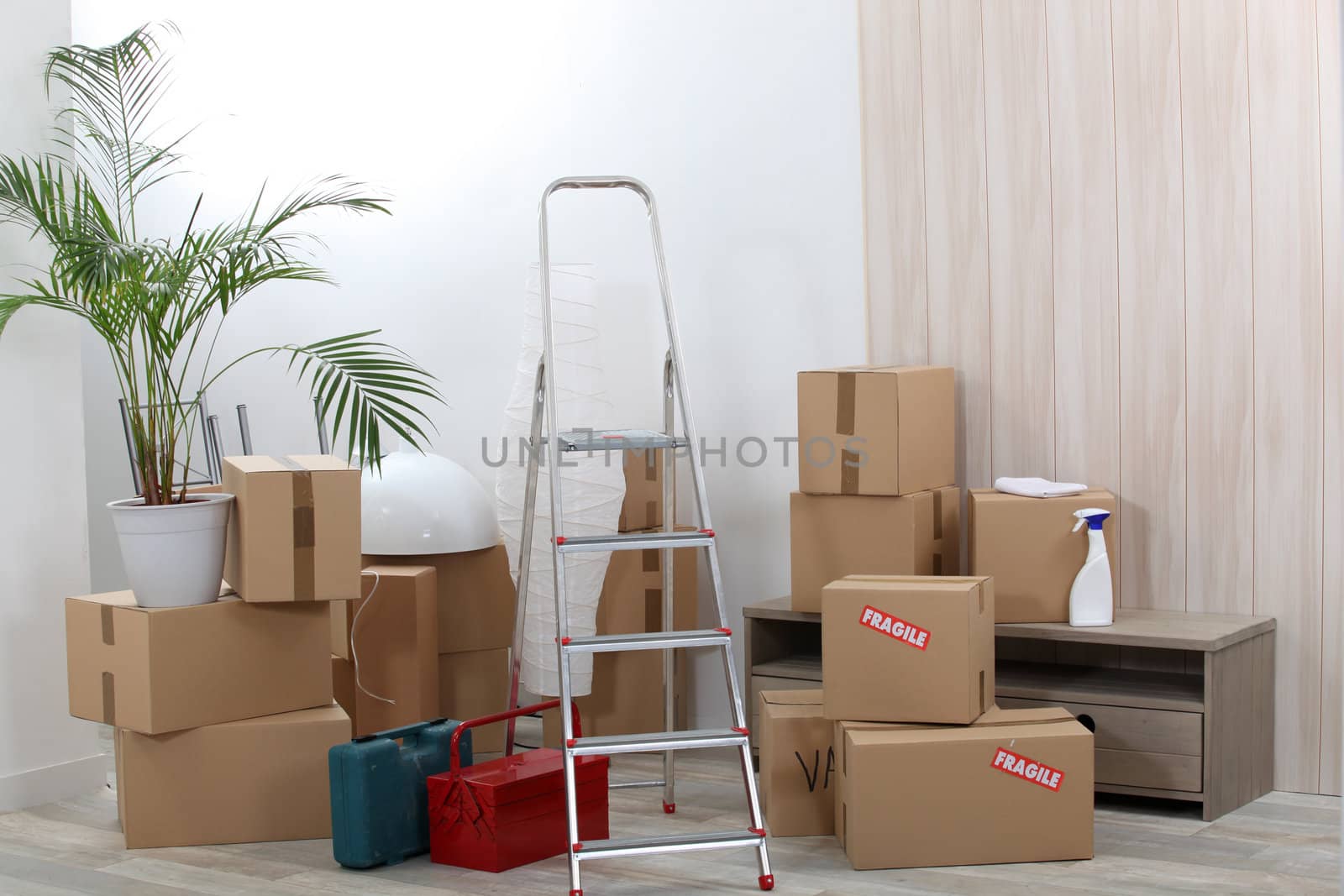 Moving boxes by phovoir