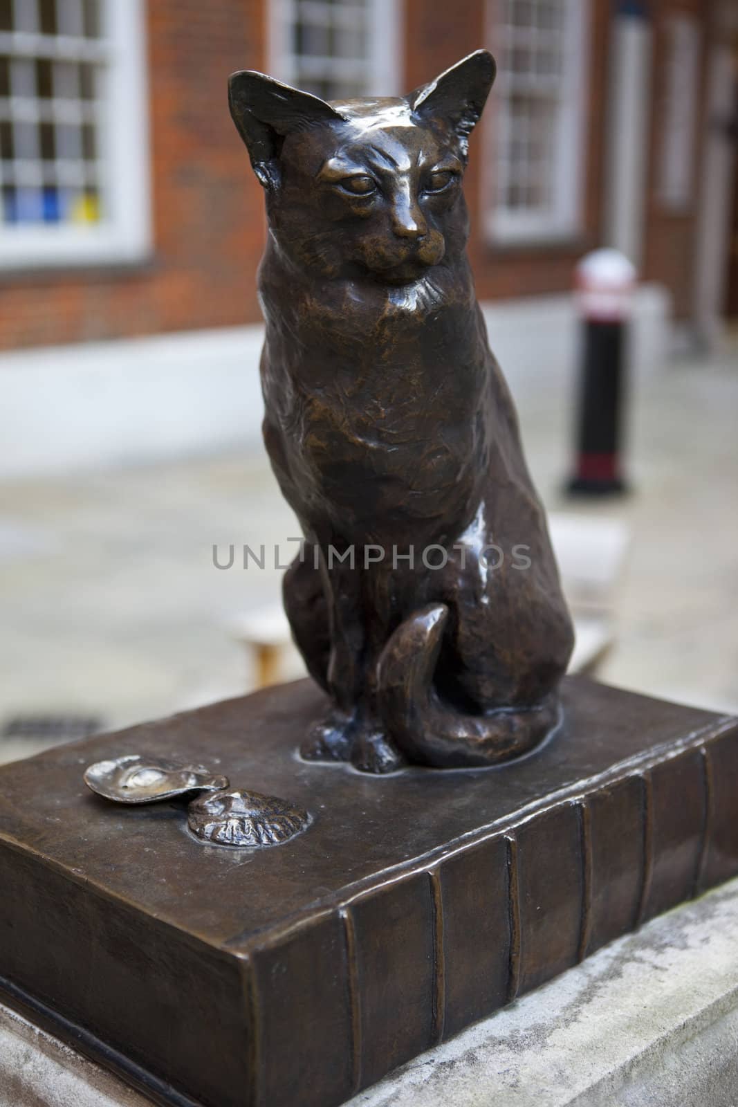 Statue of Samuel Johnson's Cat 'Hodge'.  Situated outside Johnson House in London.