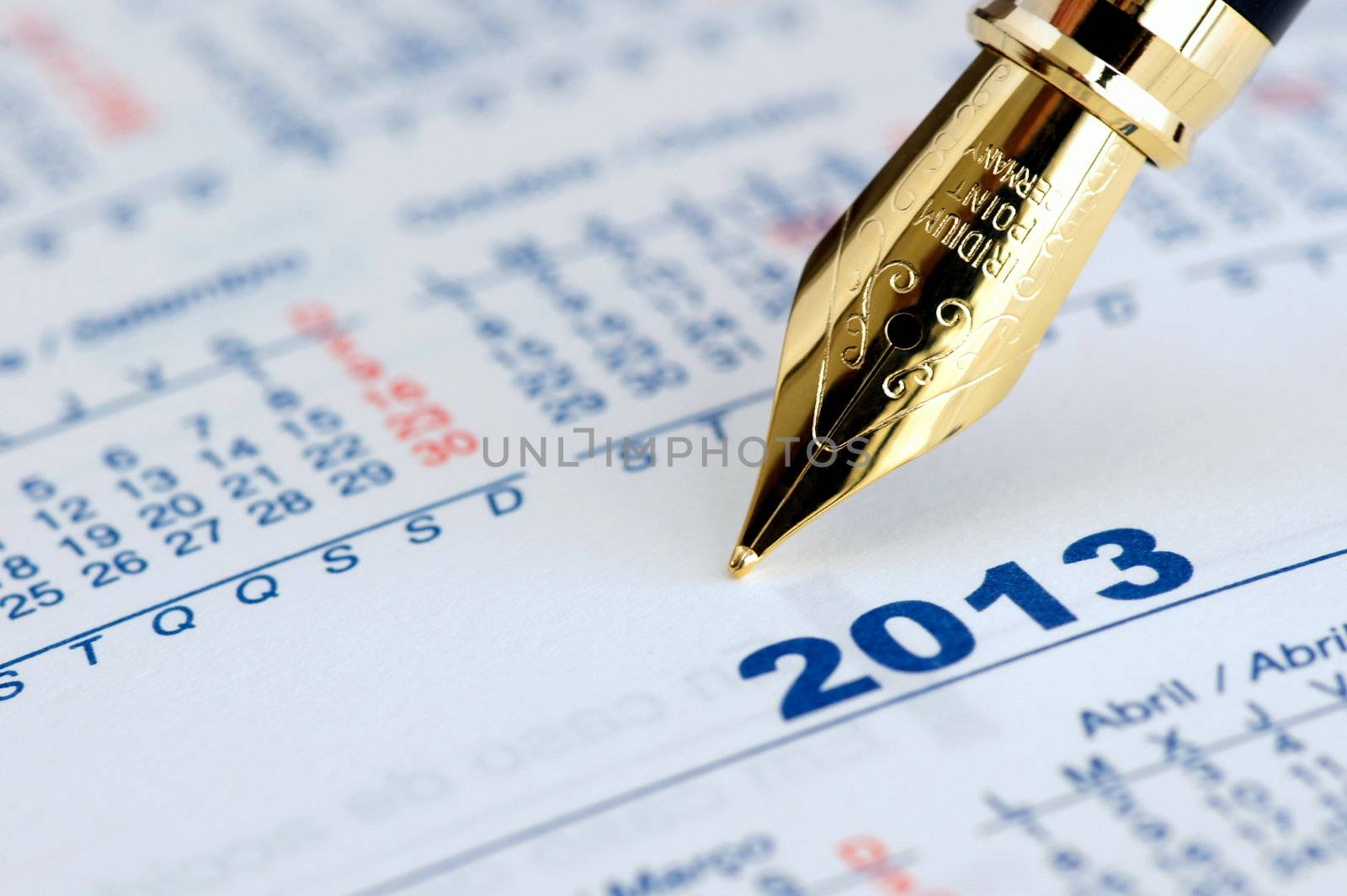 selectively focusing a pen nib of a calendar