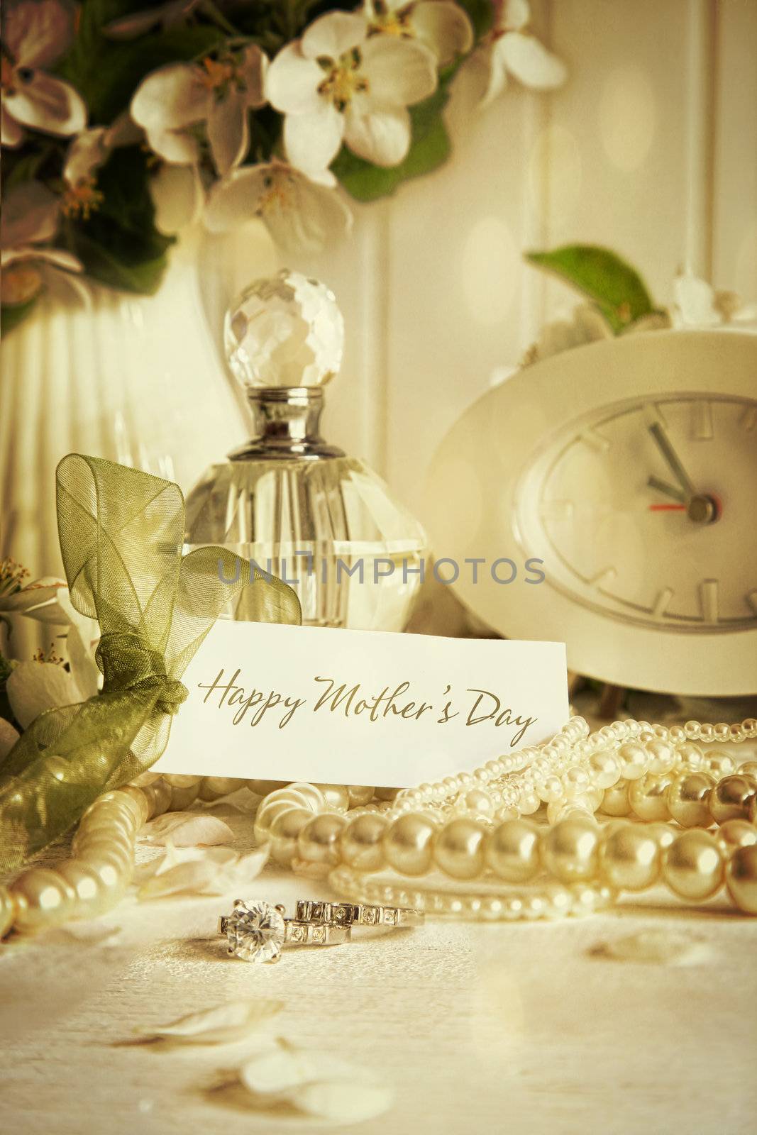 Note card with jewelry  for mother's day