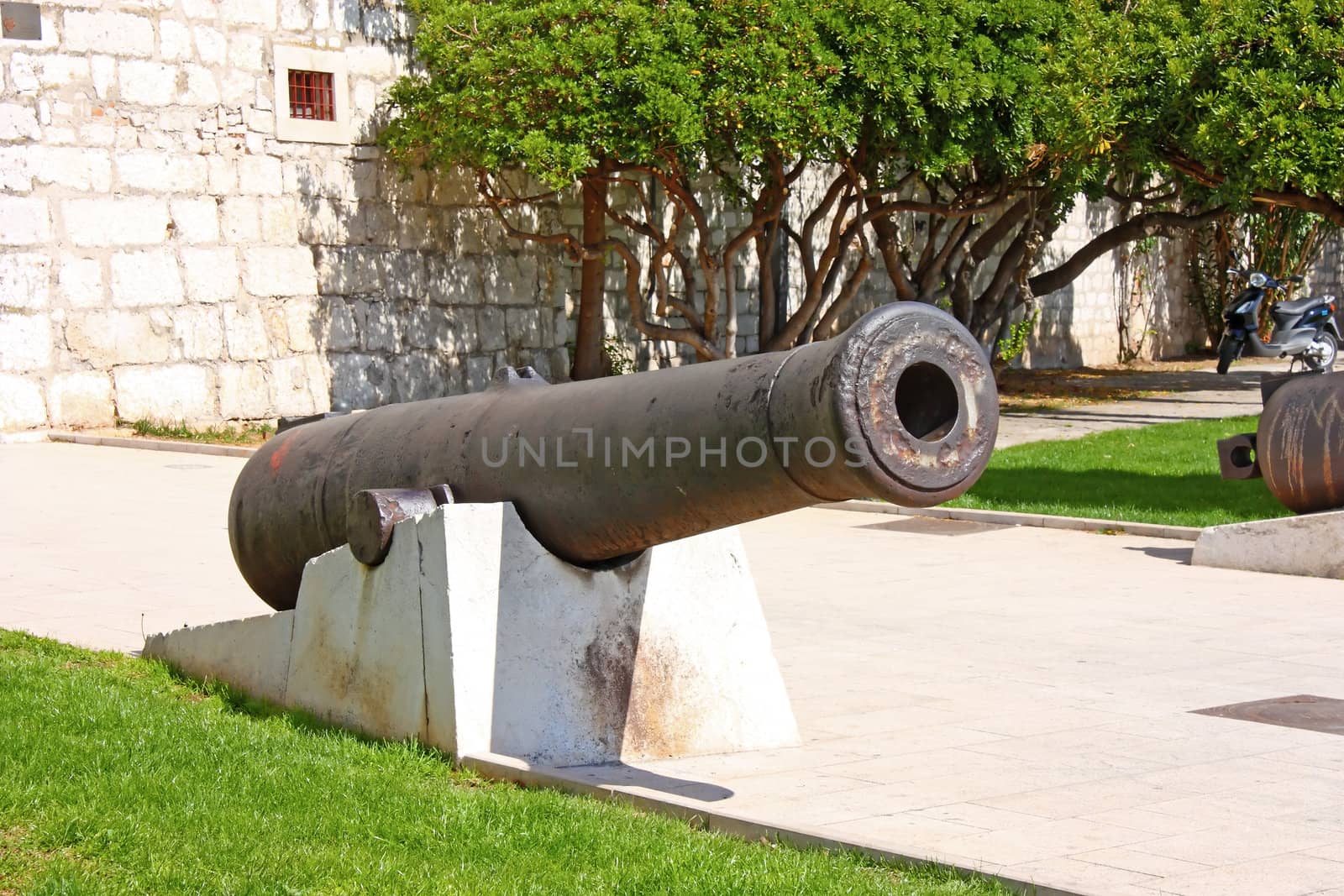 Old cannon on the eternal watch