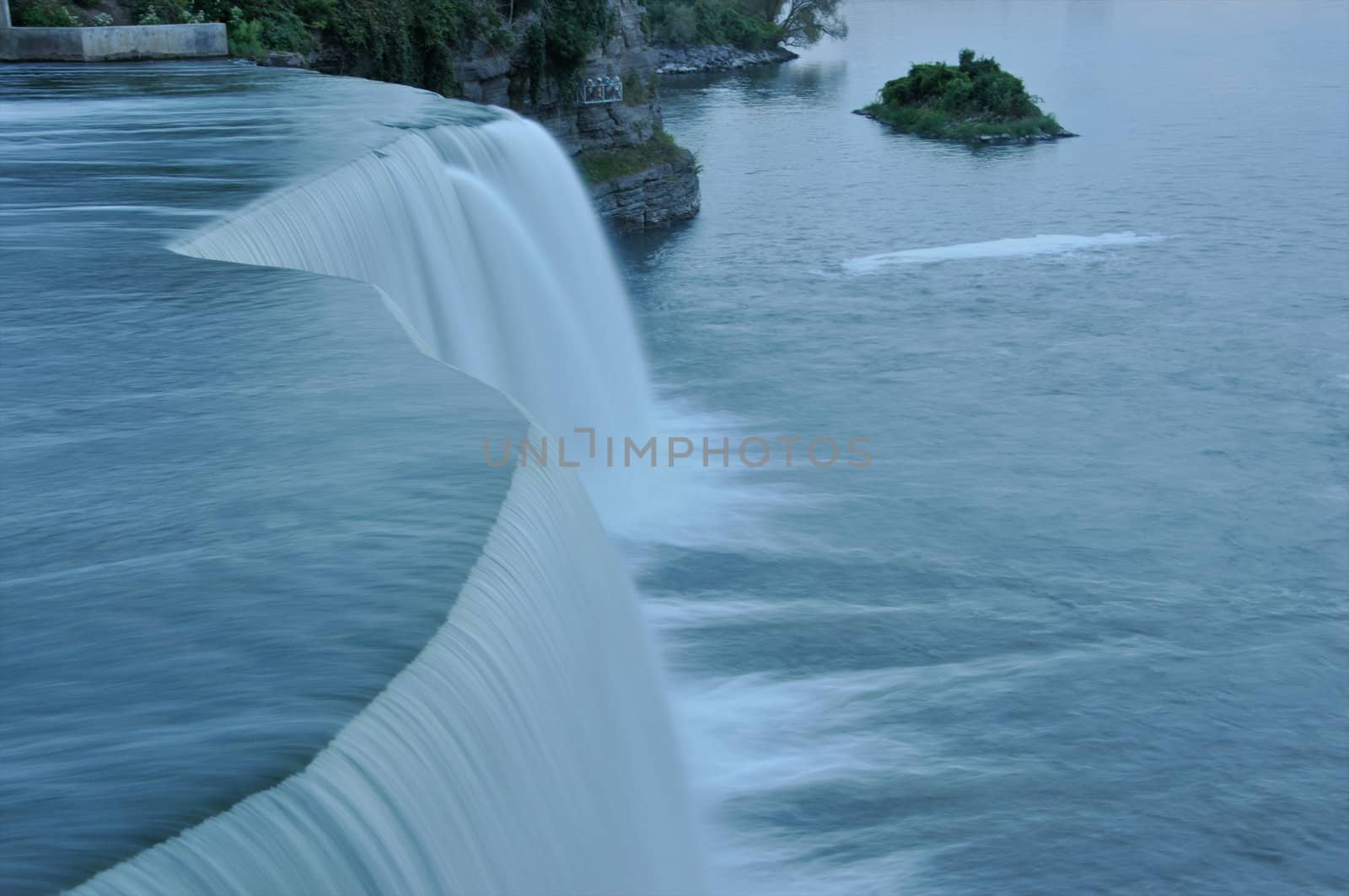 Rideau Falls by tyroneburkemedia@gmail.com