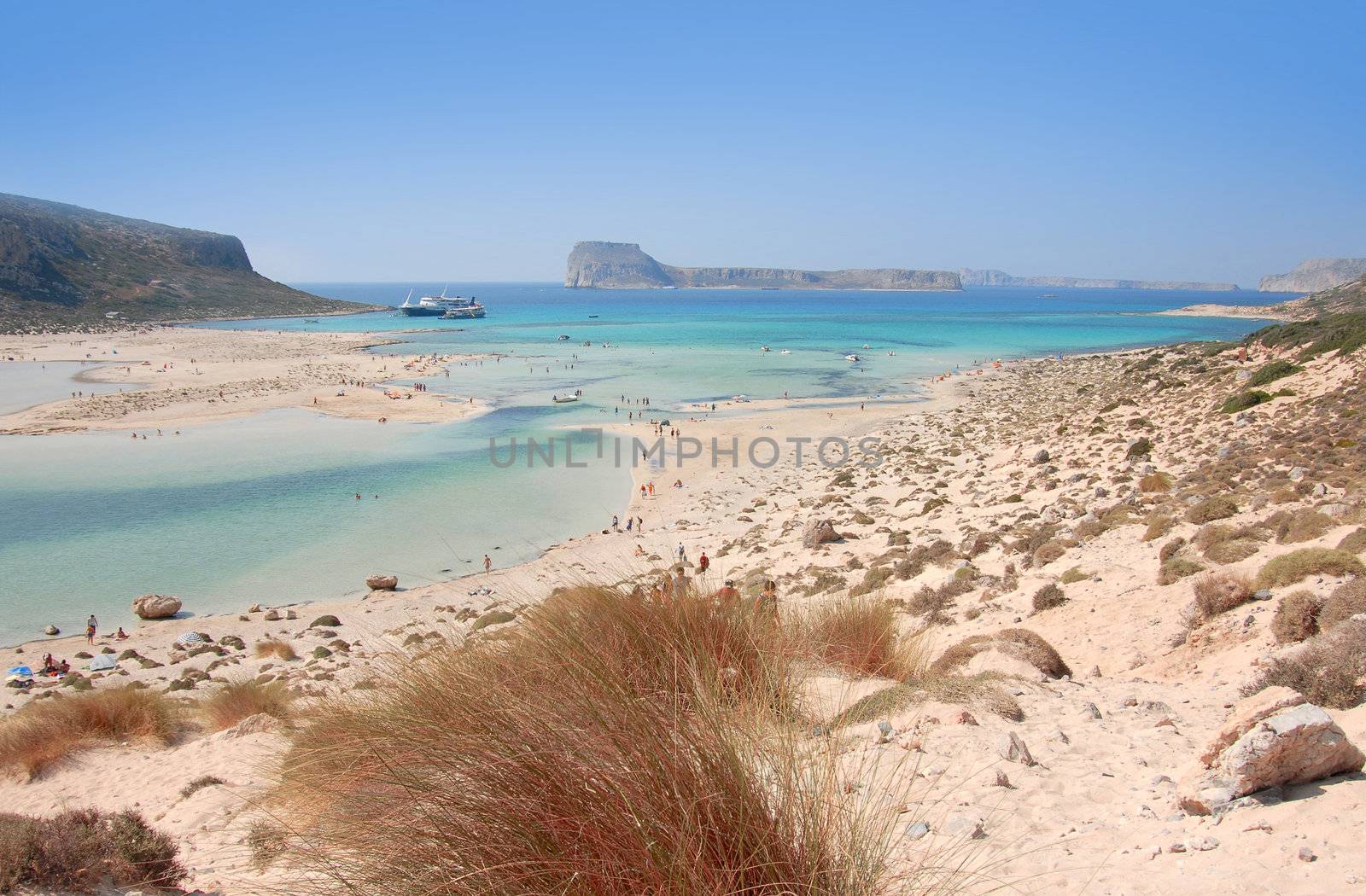 littoral of Crete by ssuaphoto