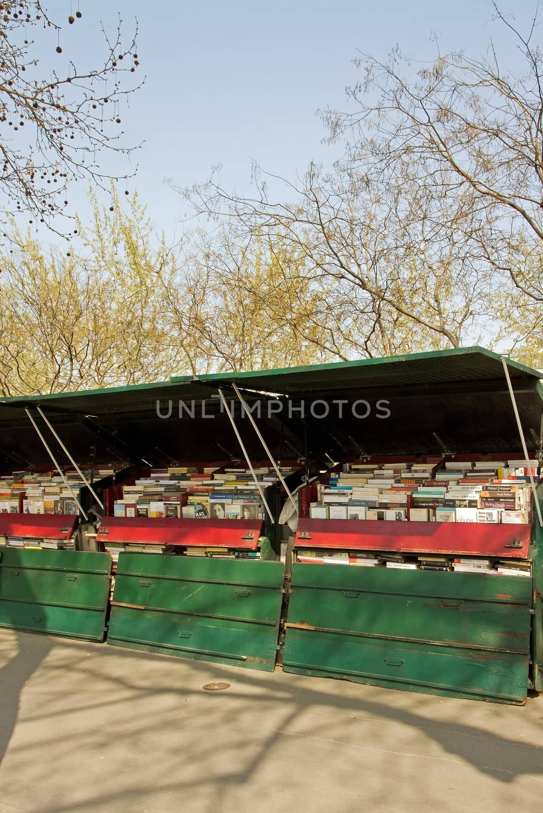 booksellers in Paris, Quai de Seine by neko92vl