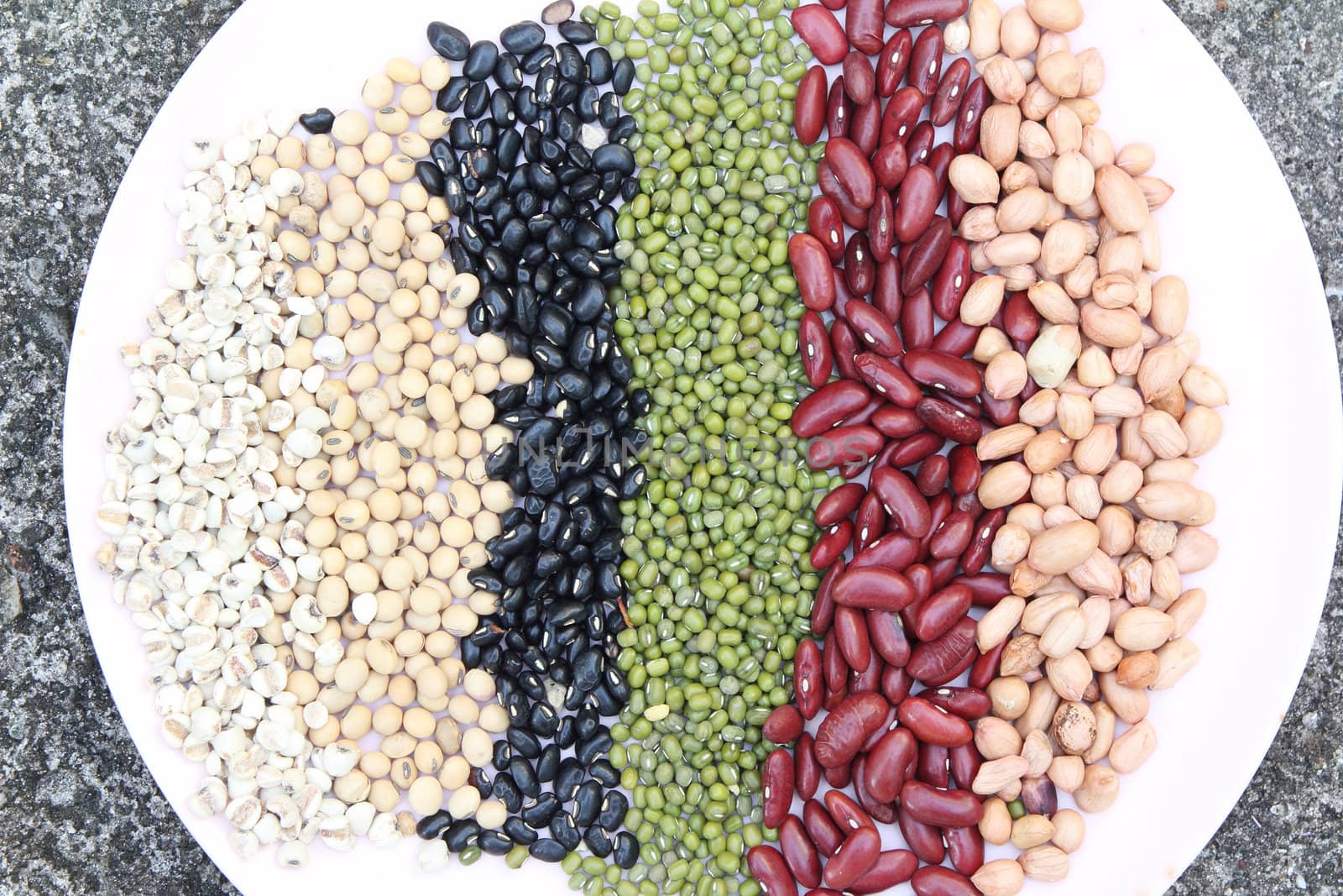 Varieties of beans on Dish, Job Tear, Soy Bean, Black Bean, Mung Bean, Red Kidney bean, Ground bean