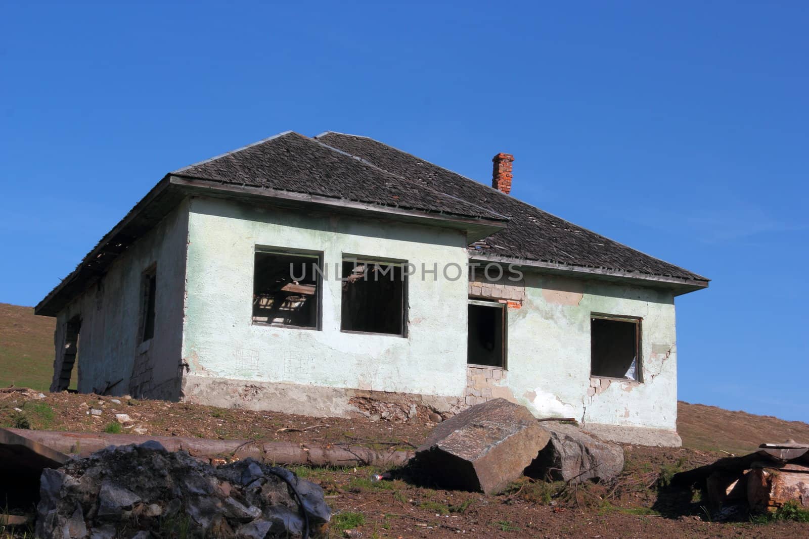 old abandoned house, almost staying to collapse