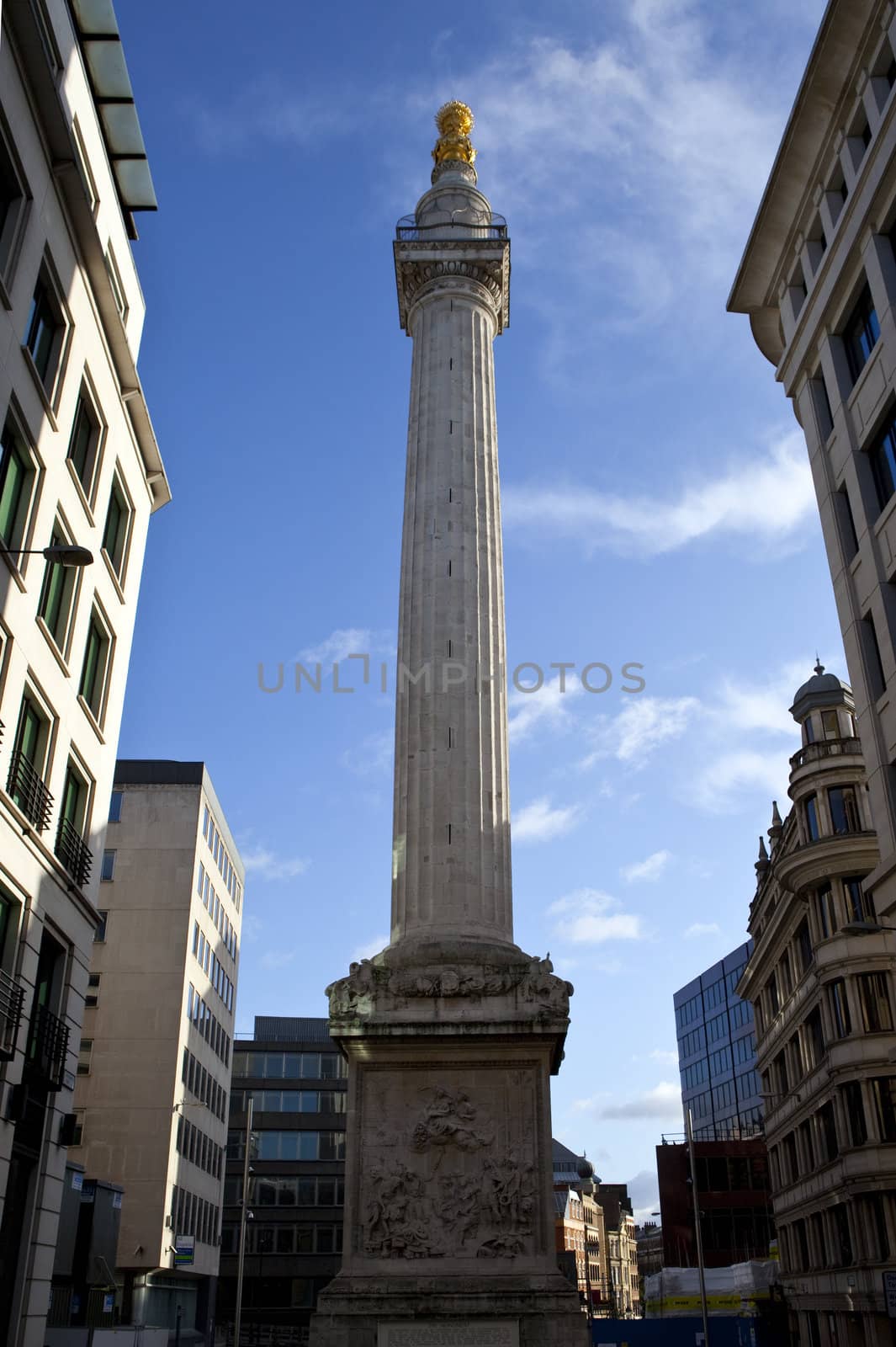 Monument to the Great Fire of London by chrisdorney