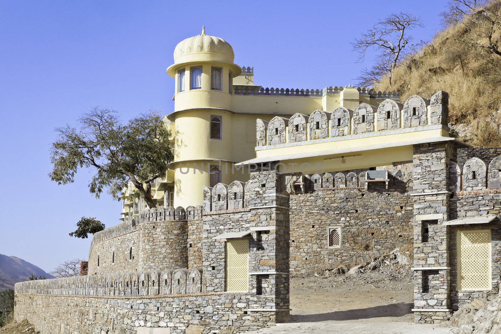 Royal Kumbhalghar Villas gateway from the main road leading up to guests reception area