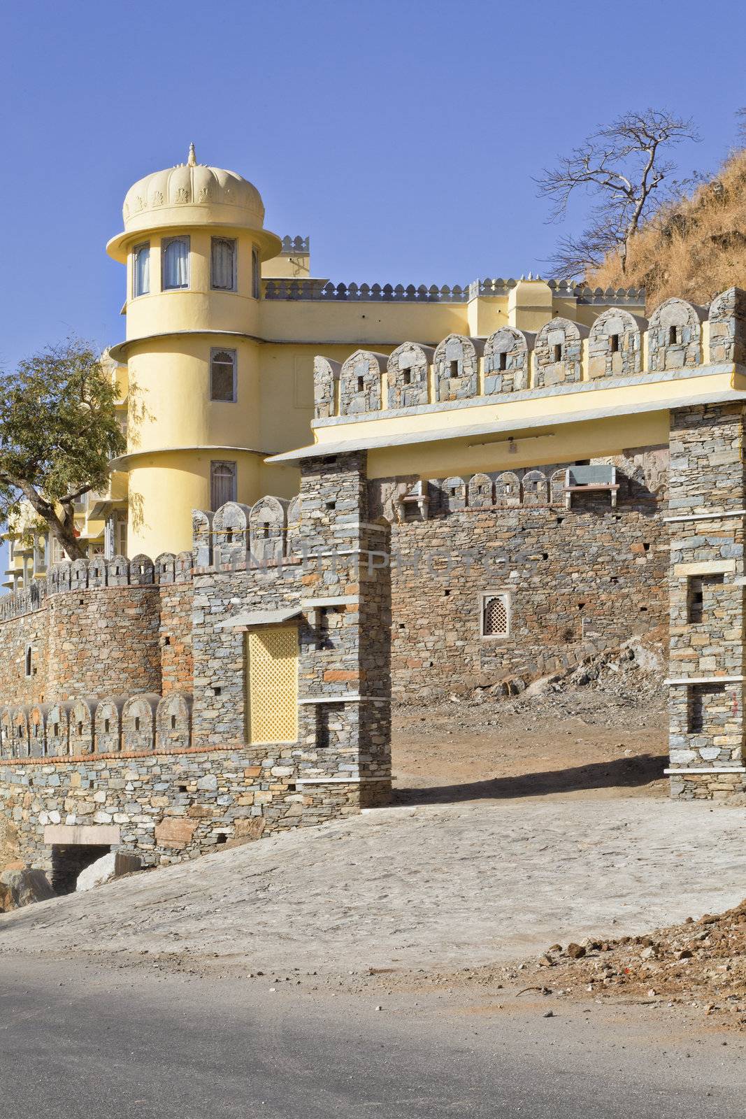 Royal Kumbhalghar Villas gateway from the main road leading up to guests reception area