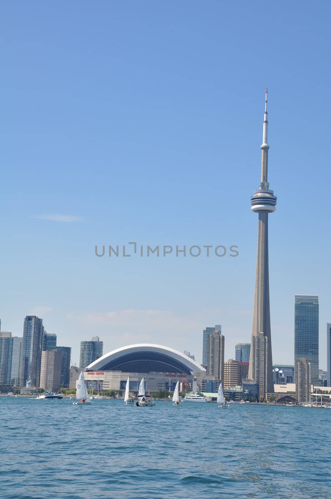 Toronto Skyline by sainaniritu